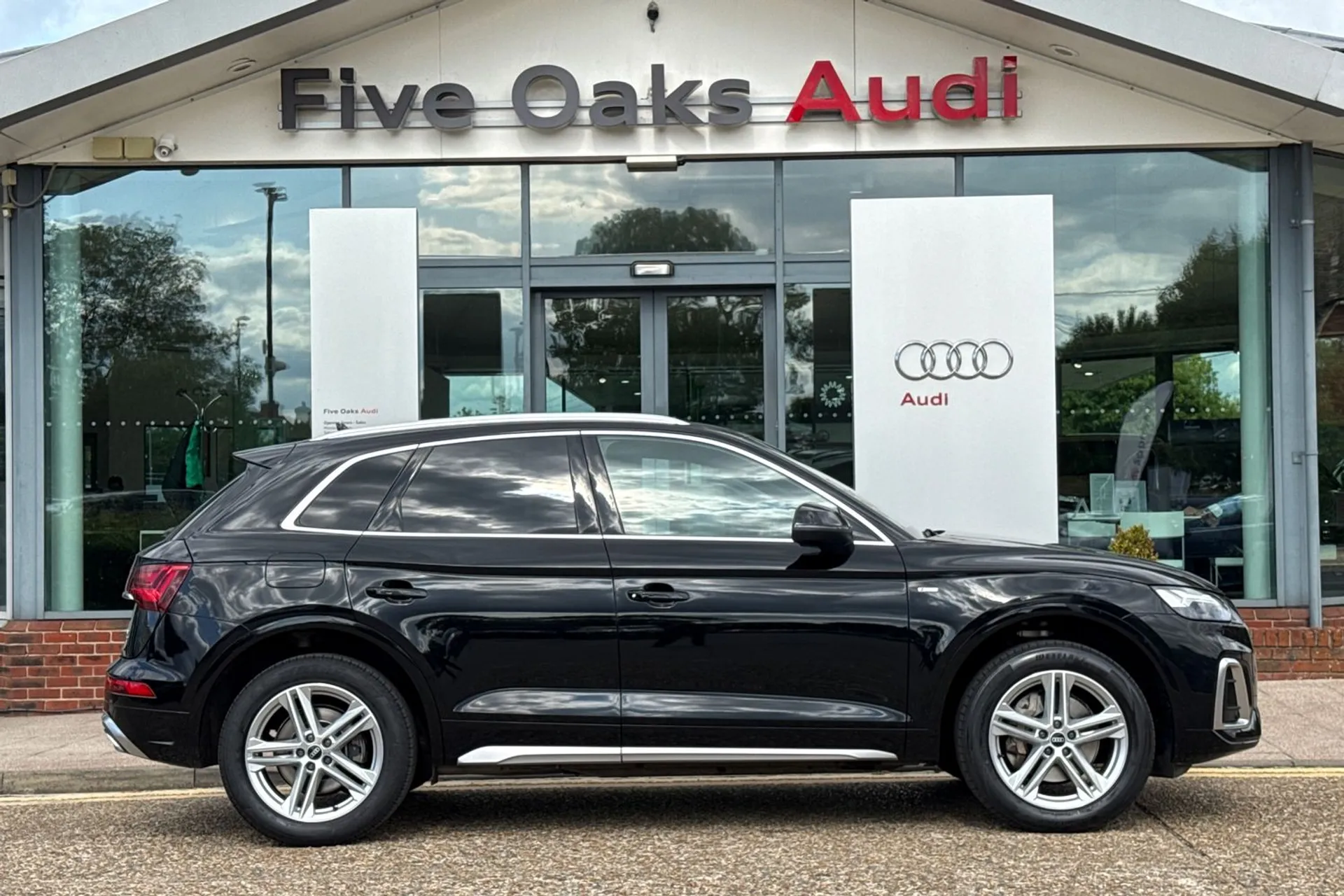 Audi Q5 thumbnail image number 2