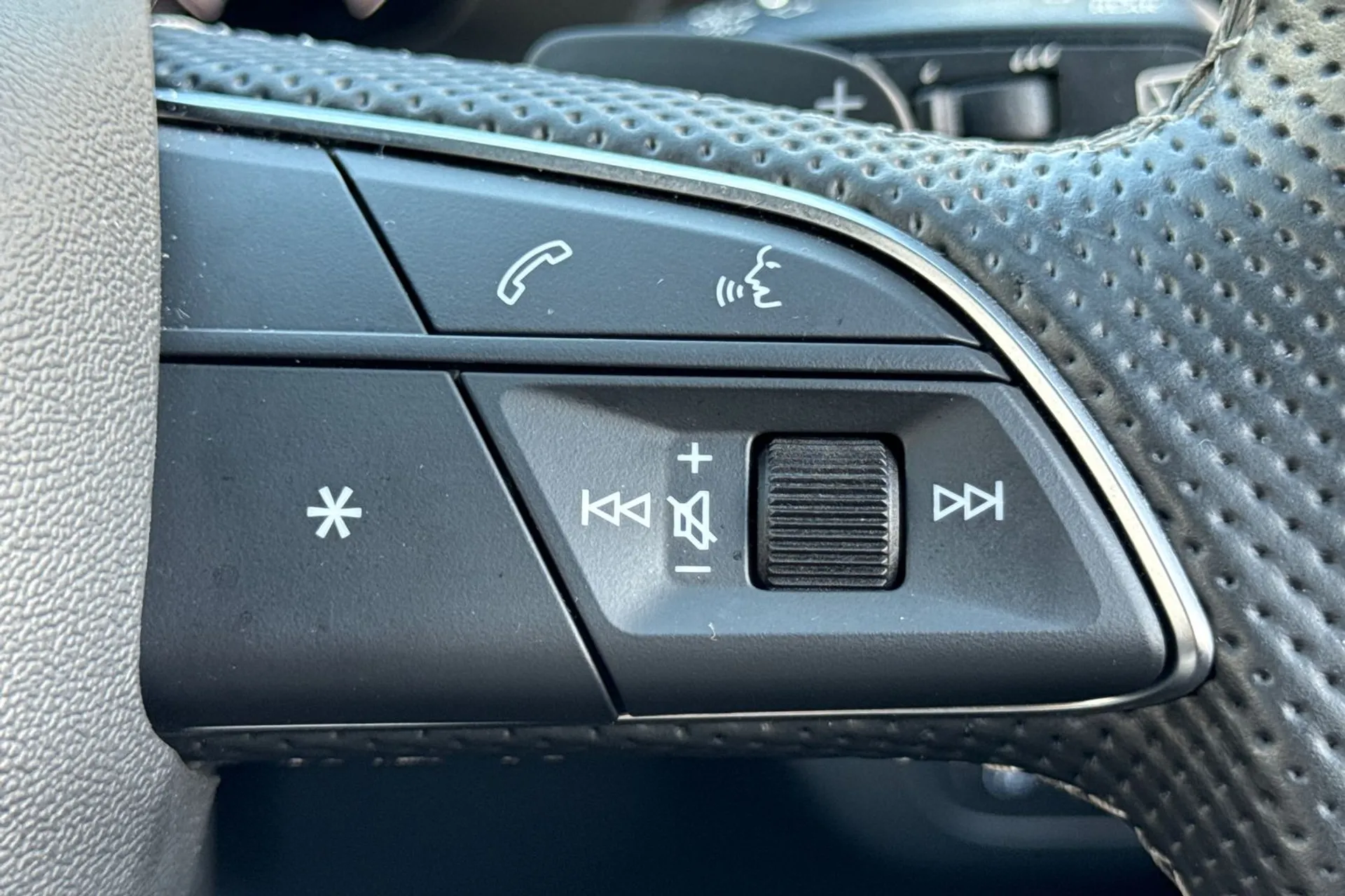 Audi Q5 thumbnail image number 21