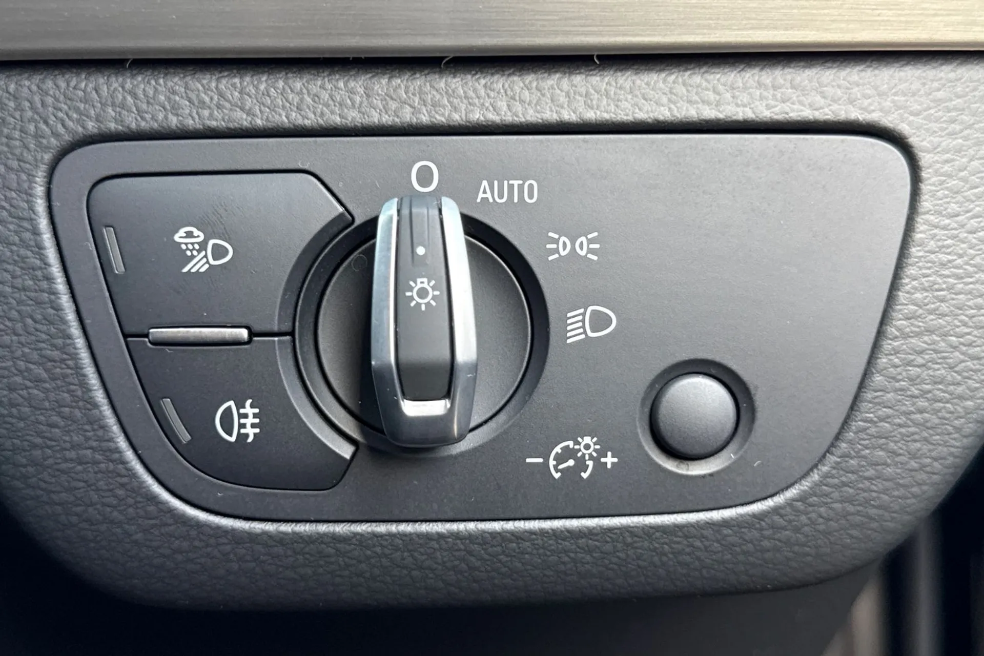 Audi Q5 thumbnail image number 22