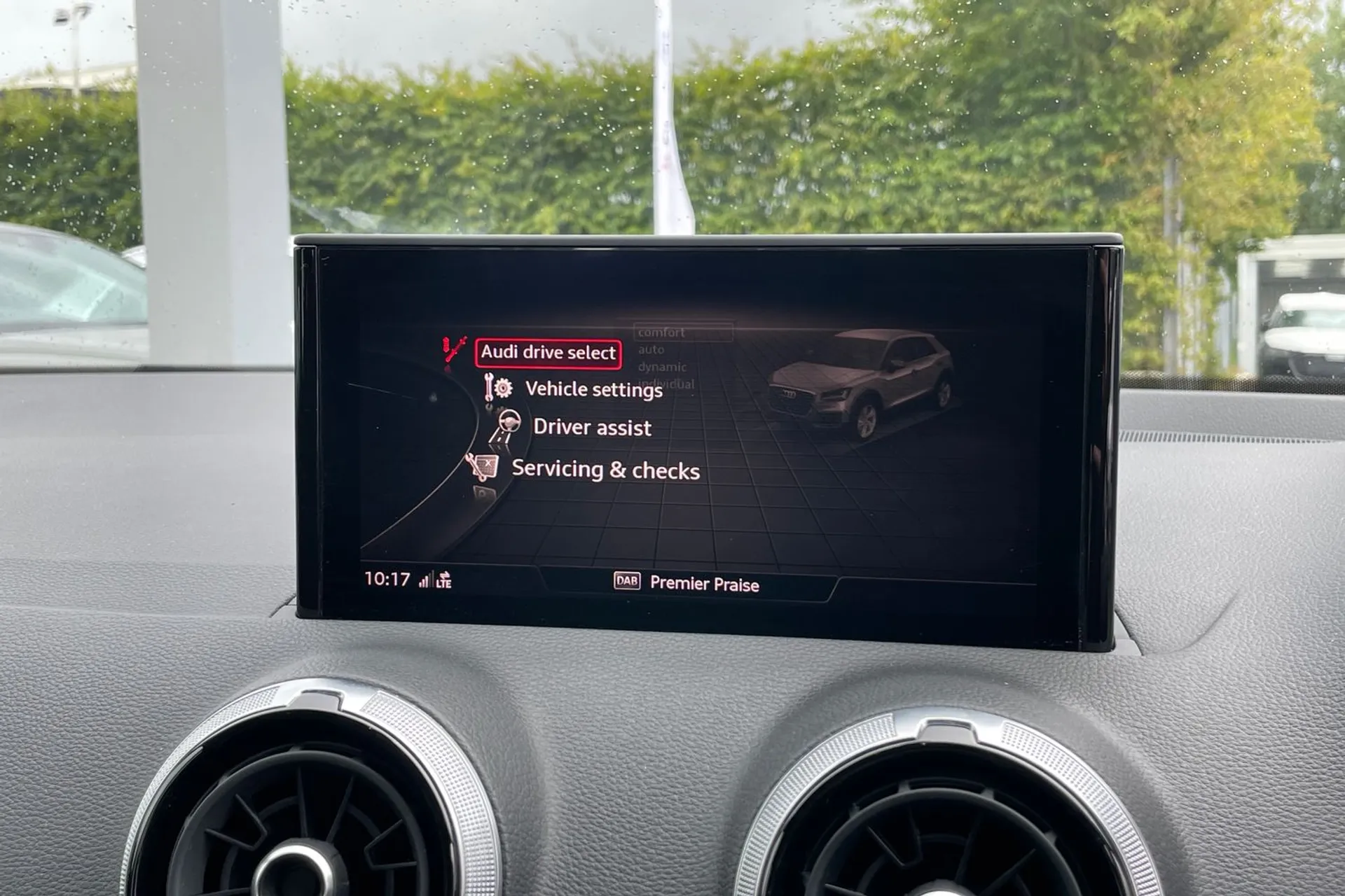 Audi Q2 thumbnail image number 20
