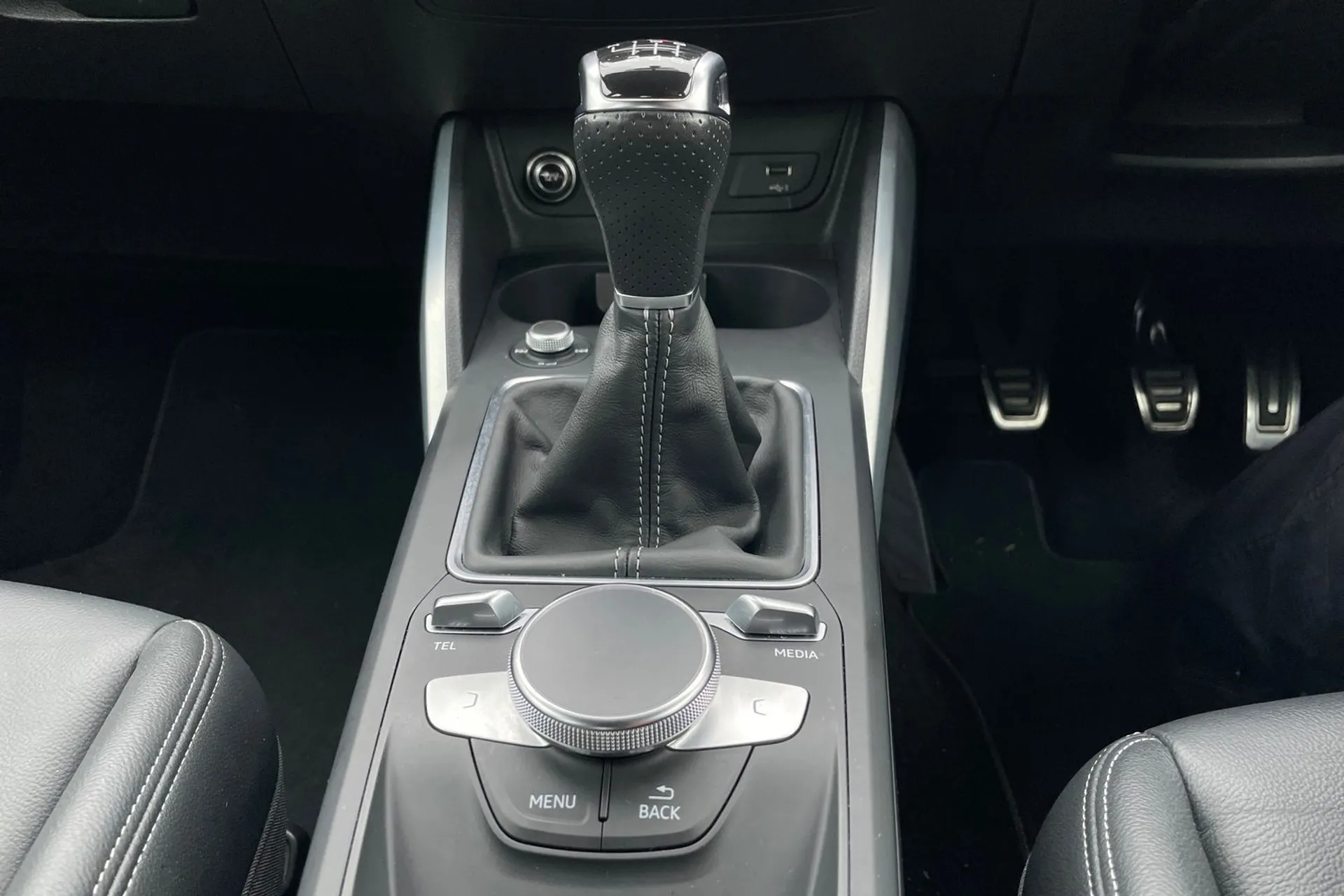 Audi Q2 thumbnail image number 40