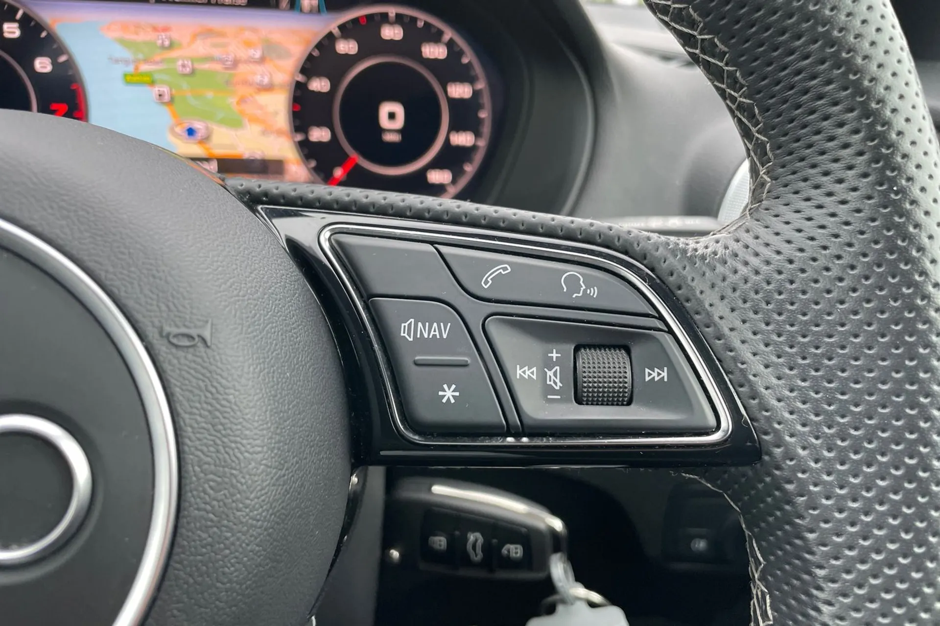Audi Q2 thumbnail image number 42