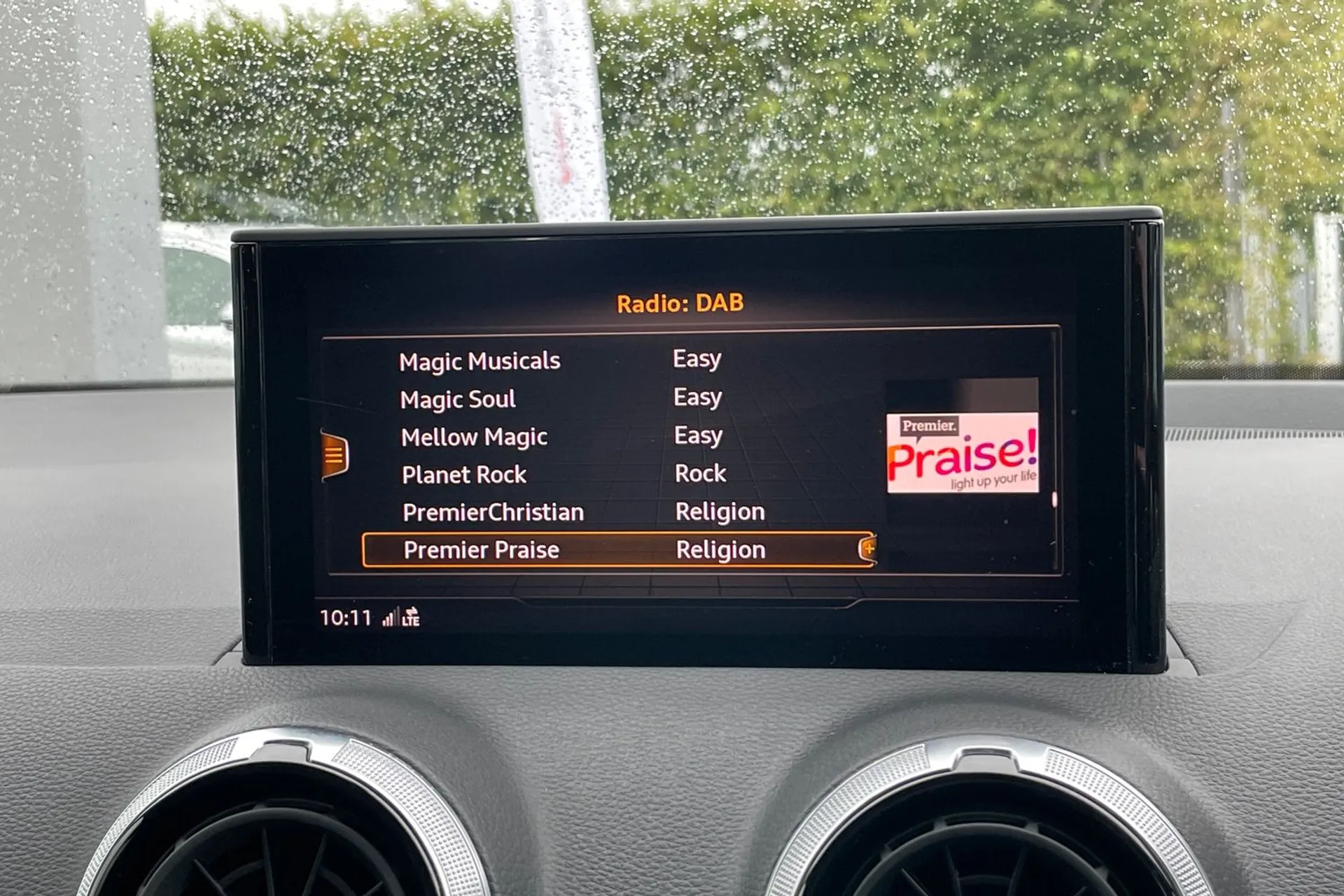 Audi Q2 thumbnail image number 36