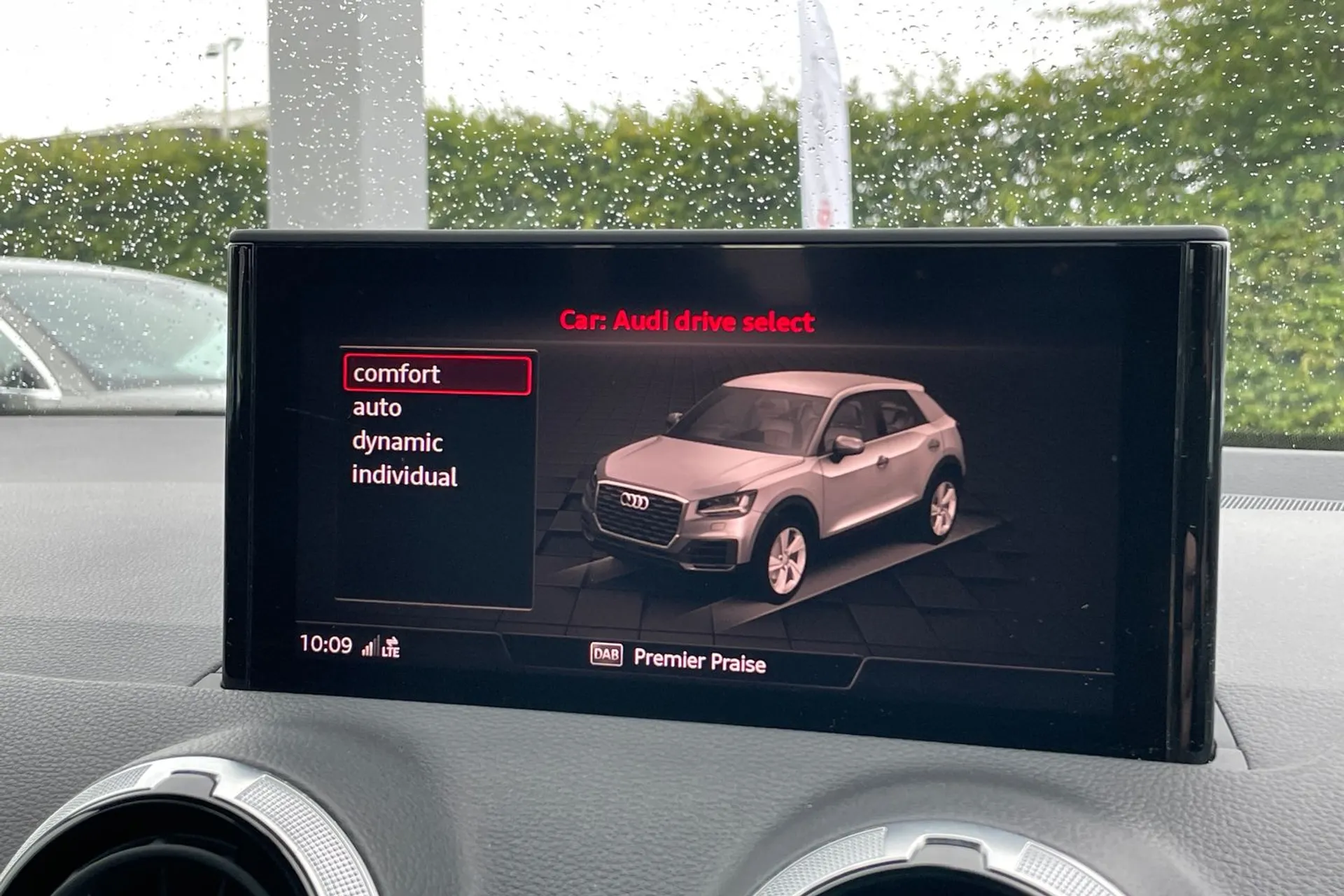 Audi Q2 thumbnail image number 26