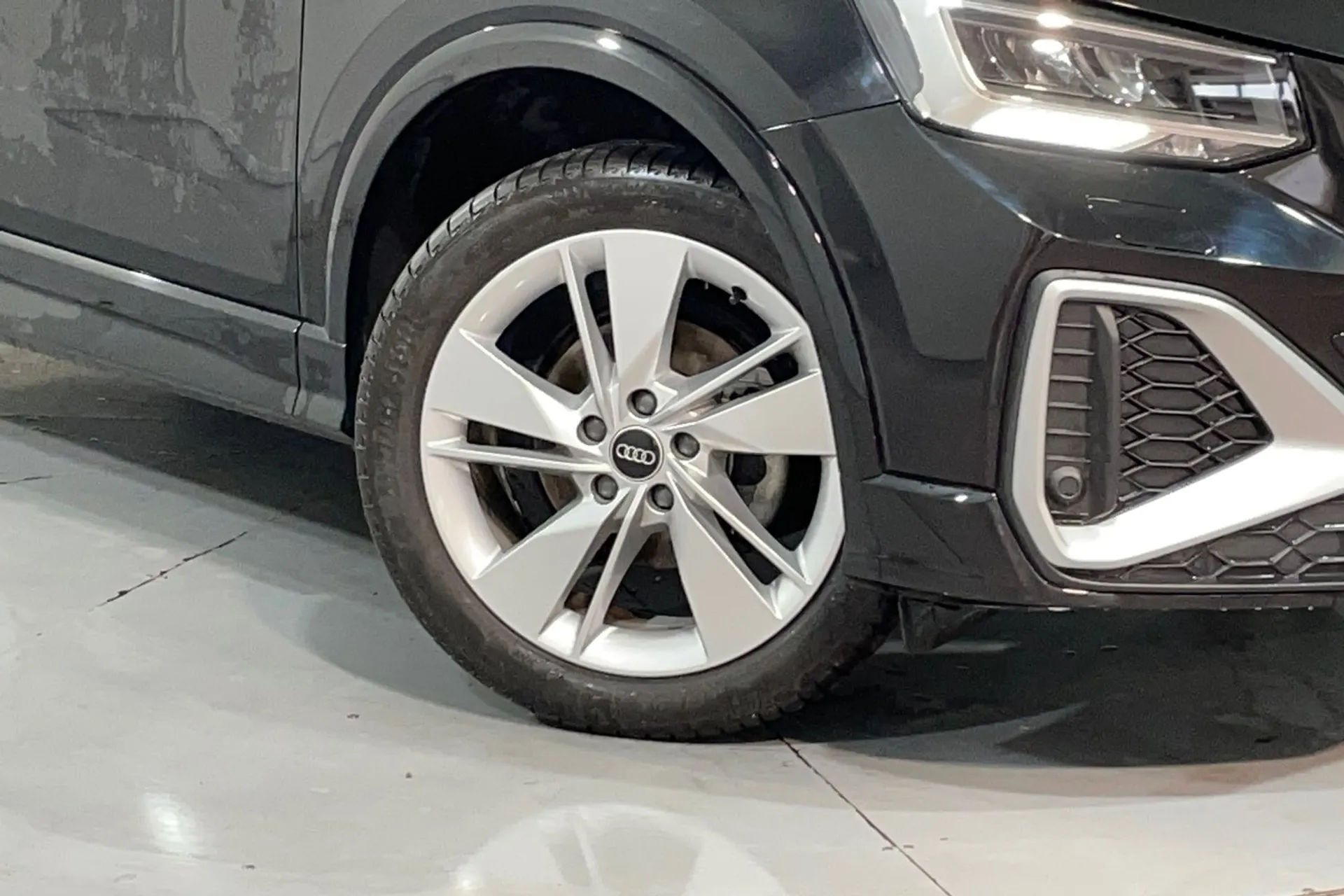 Audi Q2 thumbnail image number 9