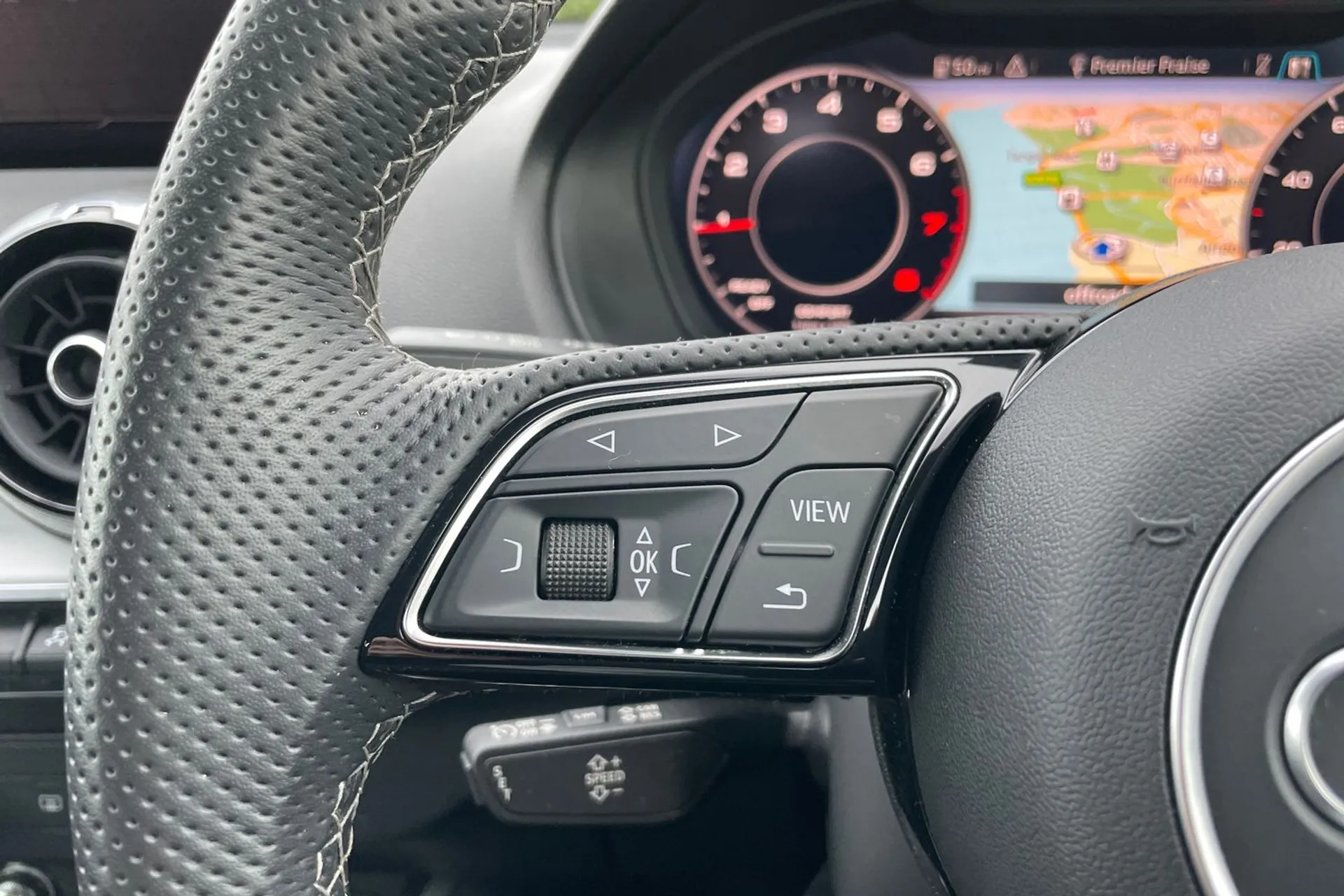 Audi Q2 thumbnail image number 41