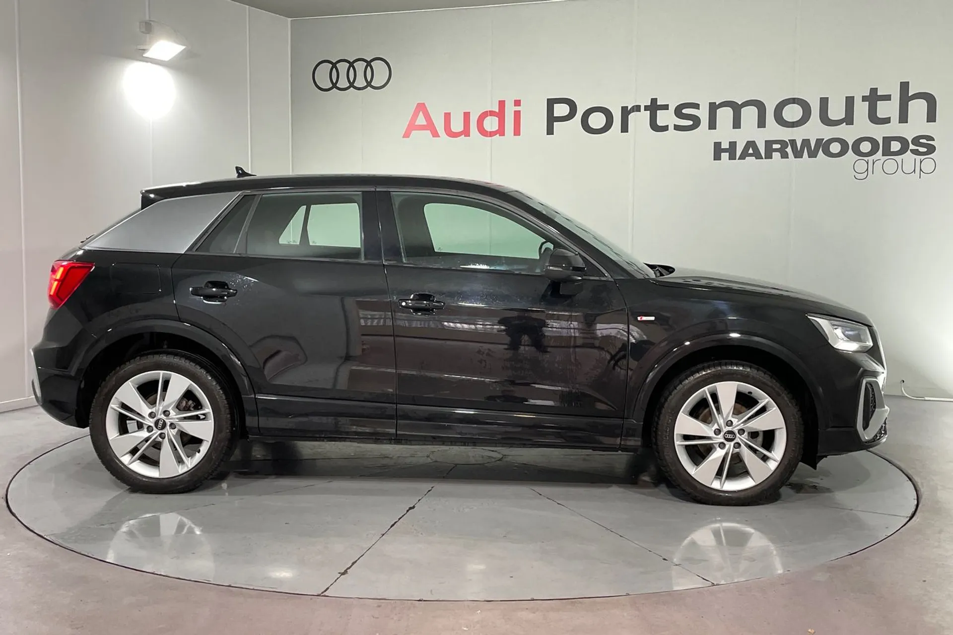 Audi Q2 thumbnail image number 2