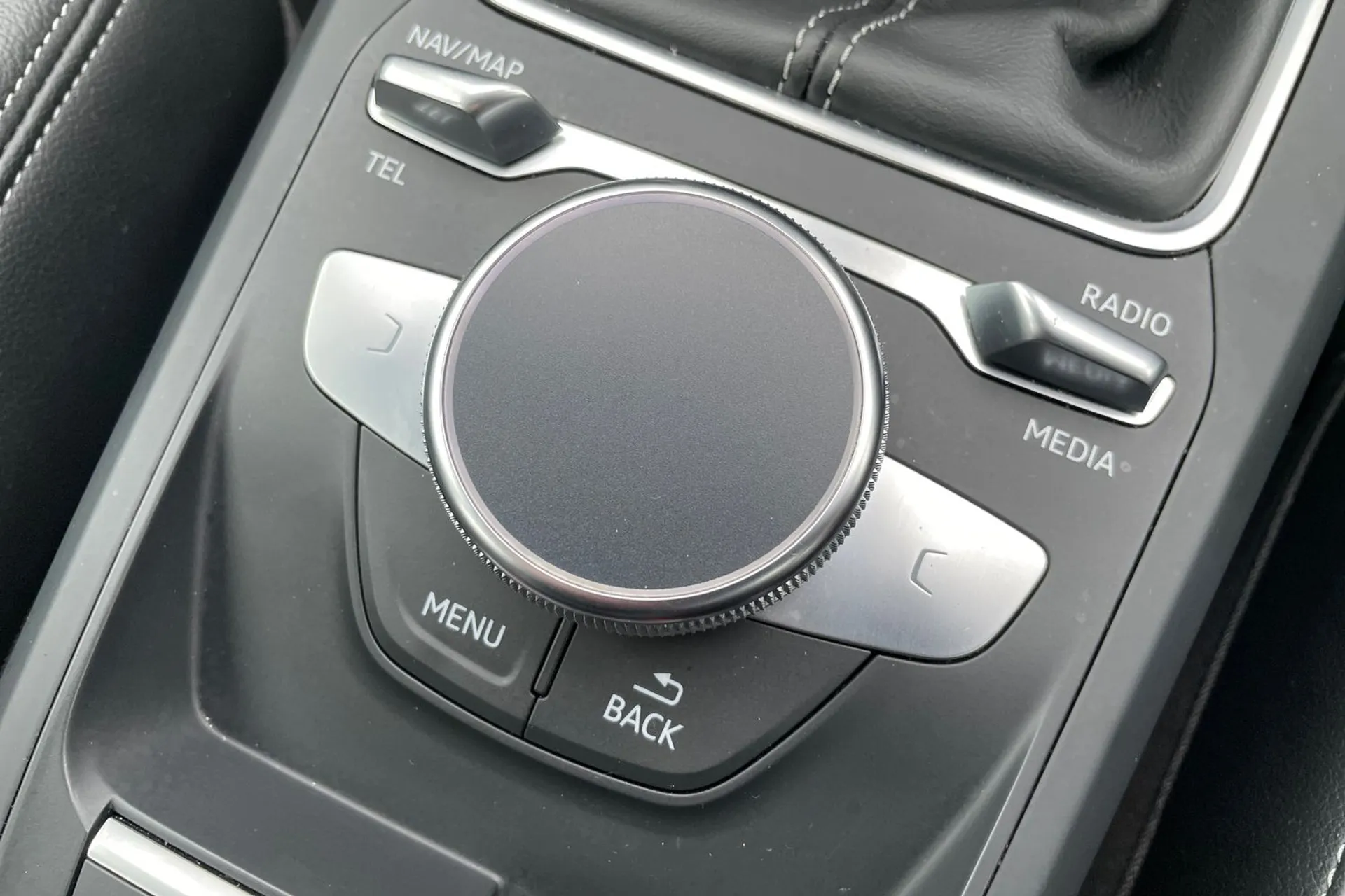 Audi Q2 thumbnail image number 49
