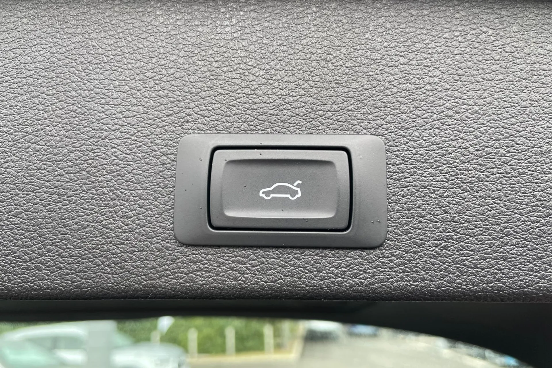 Audi Q2 thumbnail image number 19