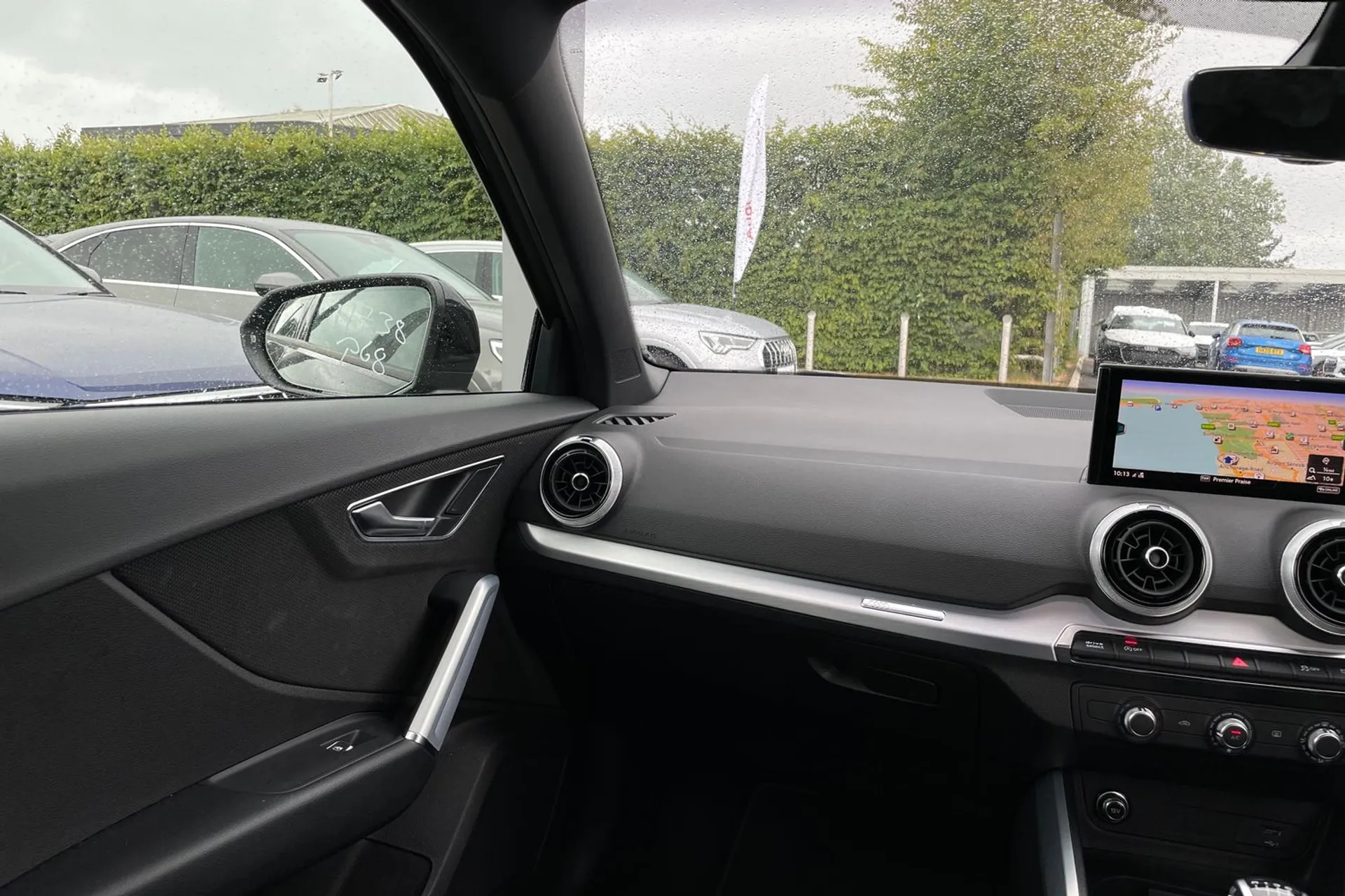 Audi Q2 thumbnail image number 37