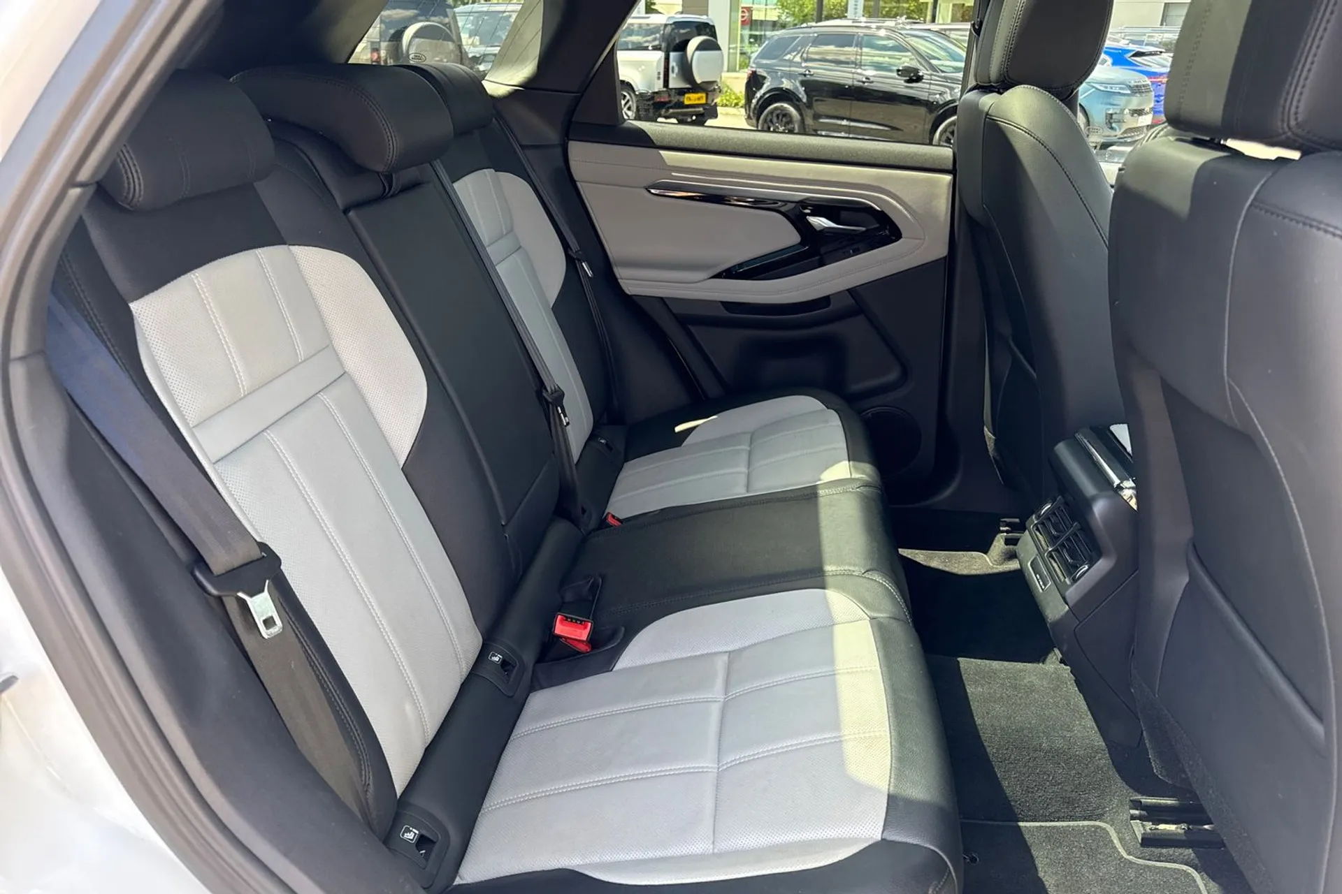 LAND ROVER RANGE ROVER EVOQUE thumbnail image number 31