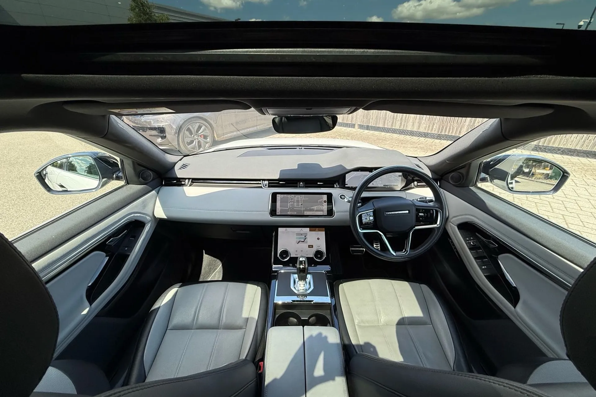 LAND ROVER RANGE ROVER EVOQUE thumbnail image number 3