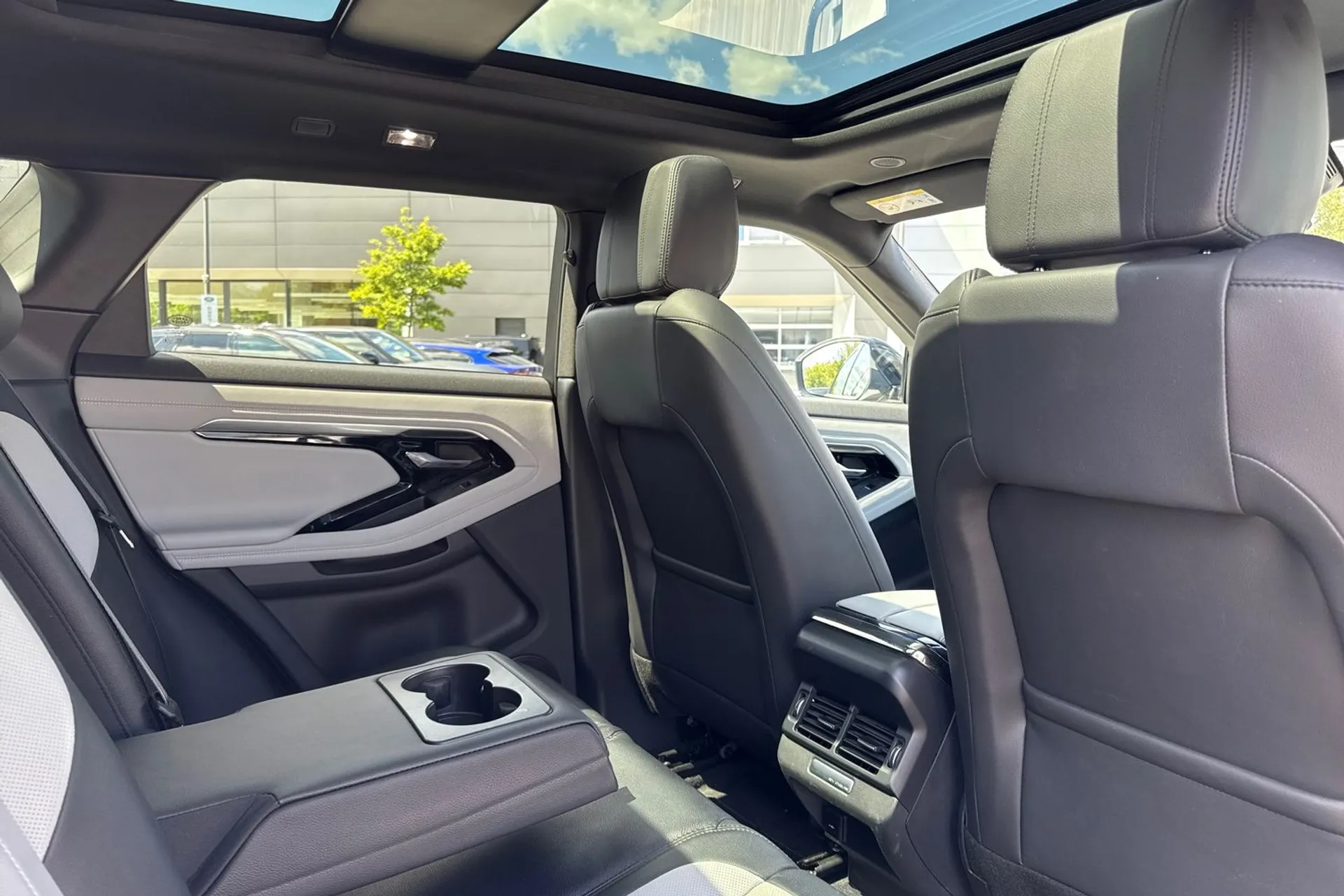 LAND ROVER RANGE ROVER EVOQUE thumbnail image number 32