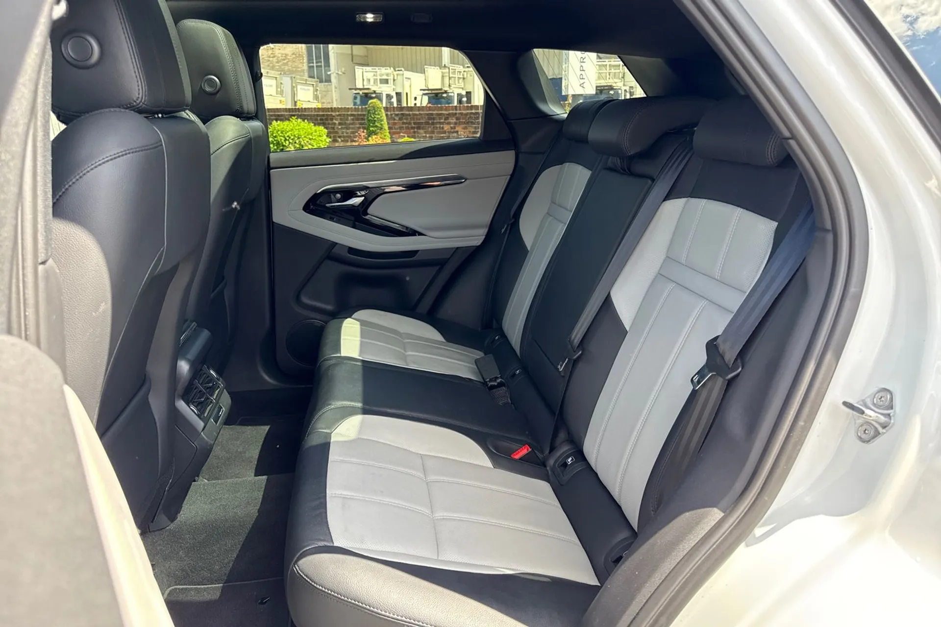 LAND ROVER RANGE ROVER EVOQUE thumbnail image number 43