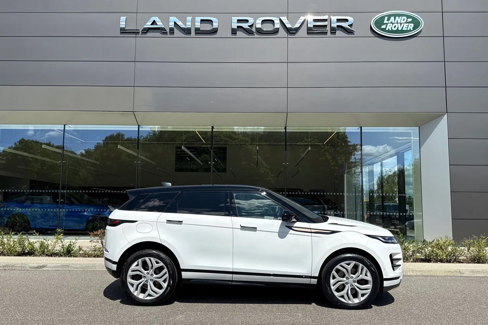 LAND ROVER RANGE ROVER EVOQUE thumbnail image number 2