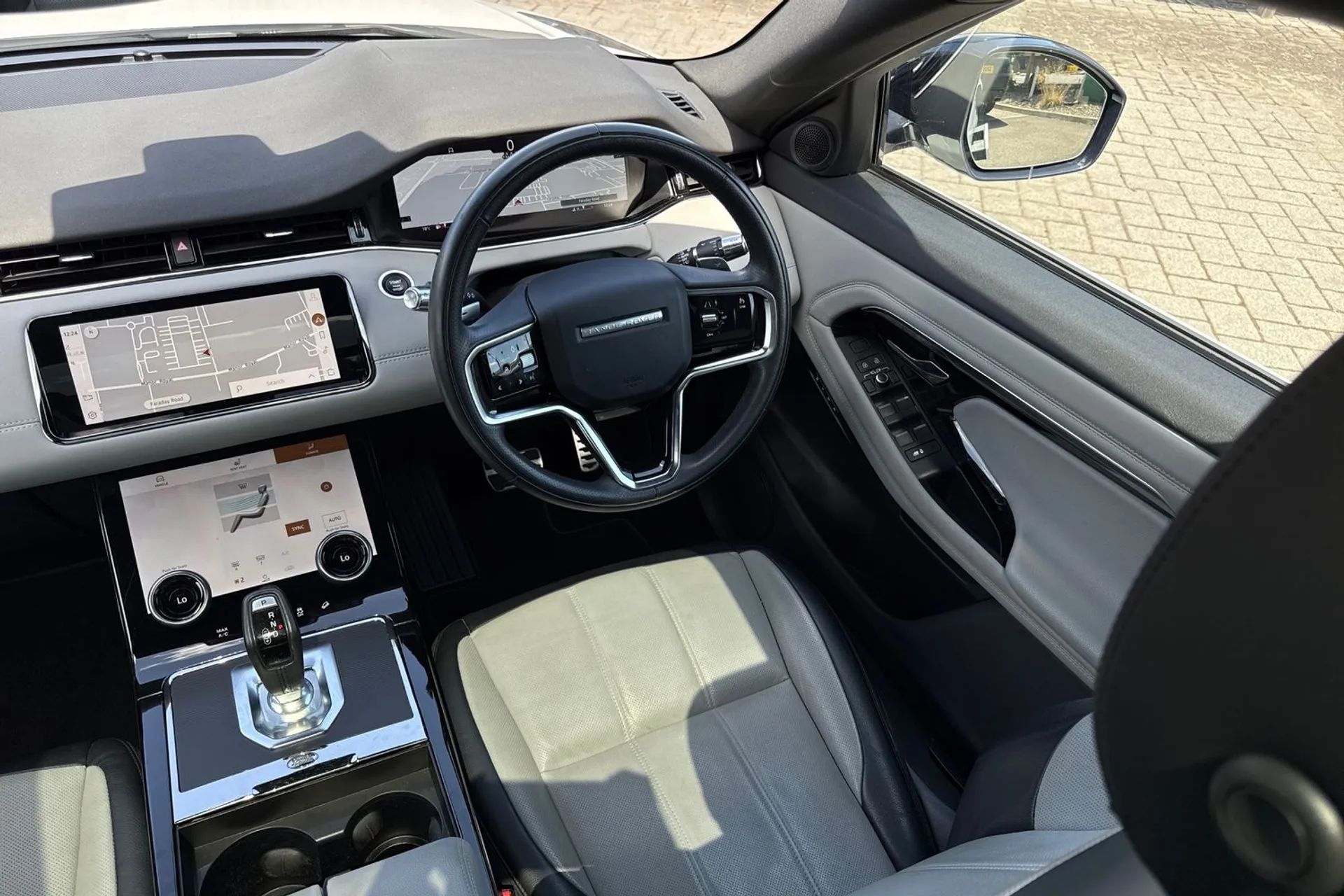 LAND ROVER RANGE ROVER EVOQUE thumbnail image number 25