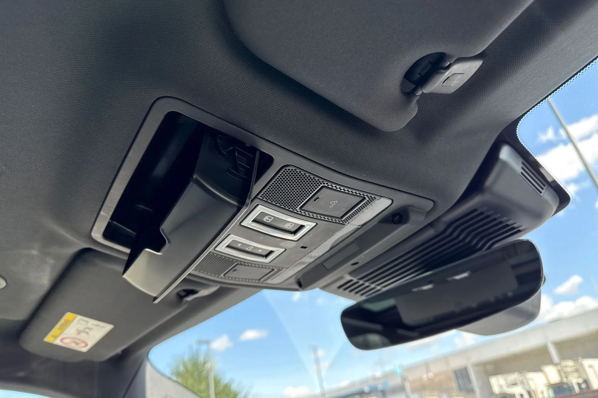LAND ROVER RANGE ROVER EVOQUE thumbnail image number 38