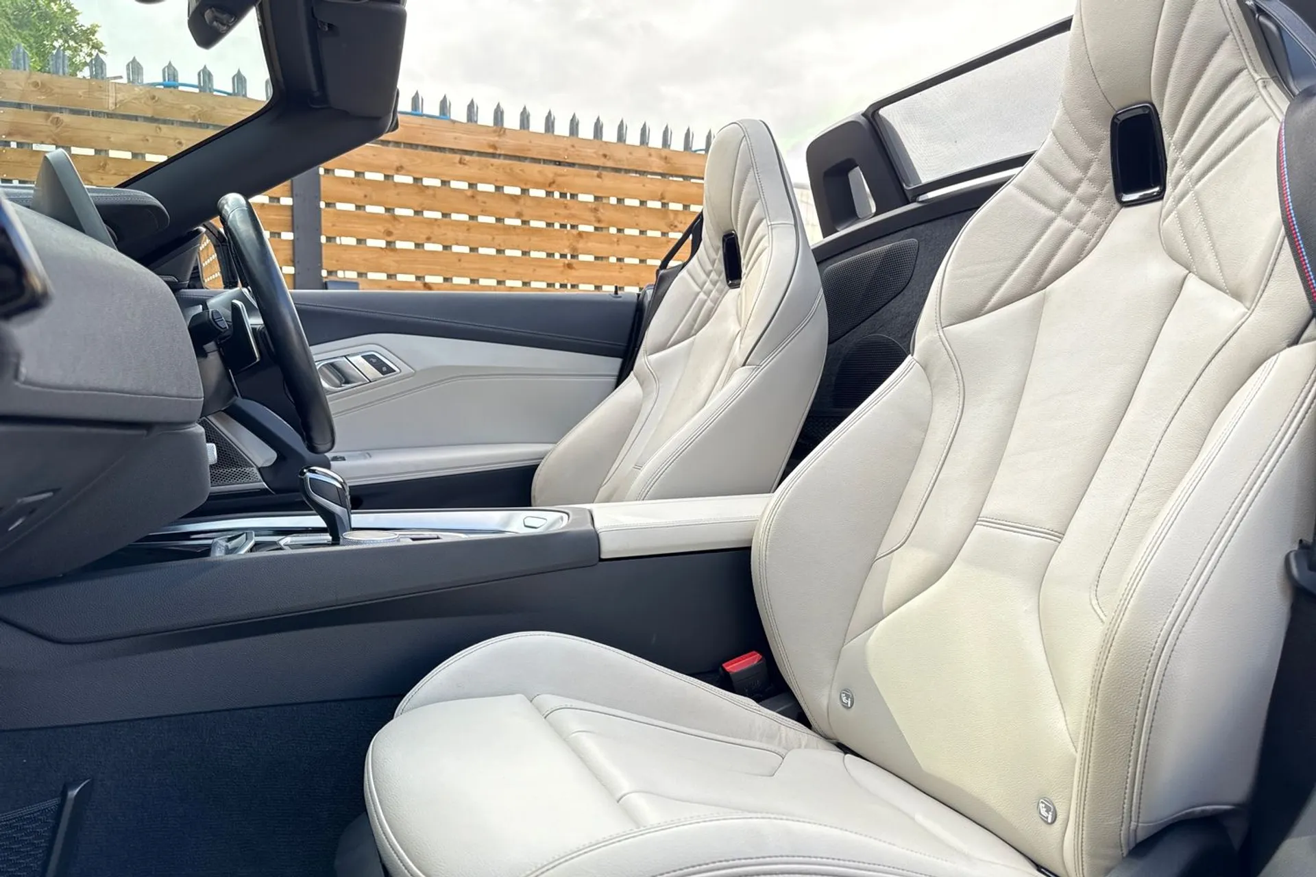 BMW Z4 thumbnail image number 29