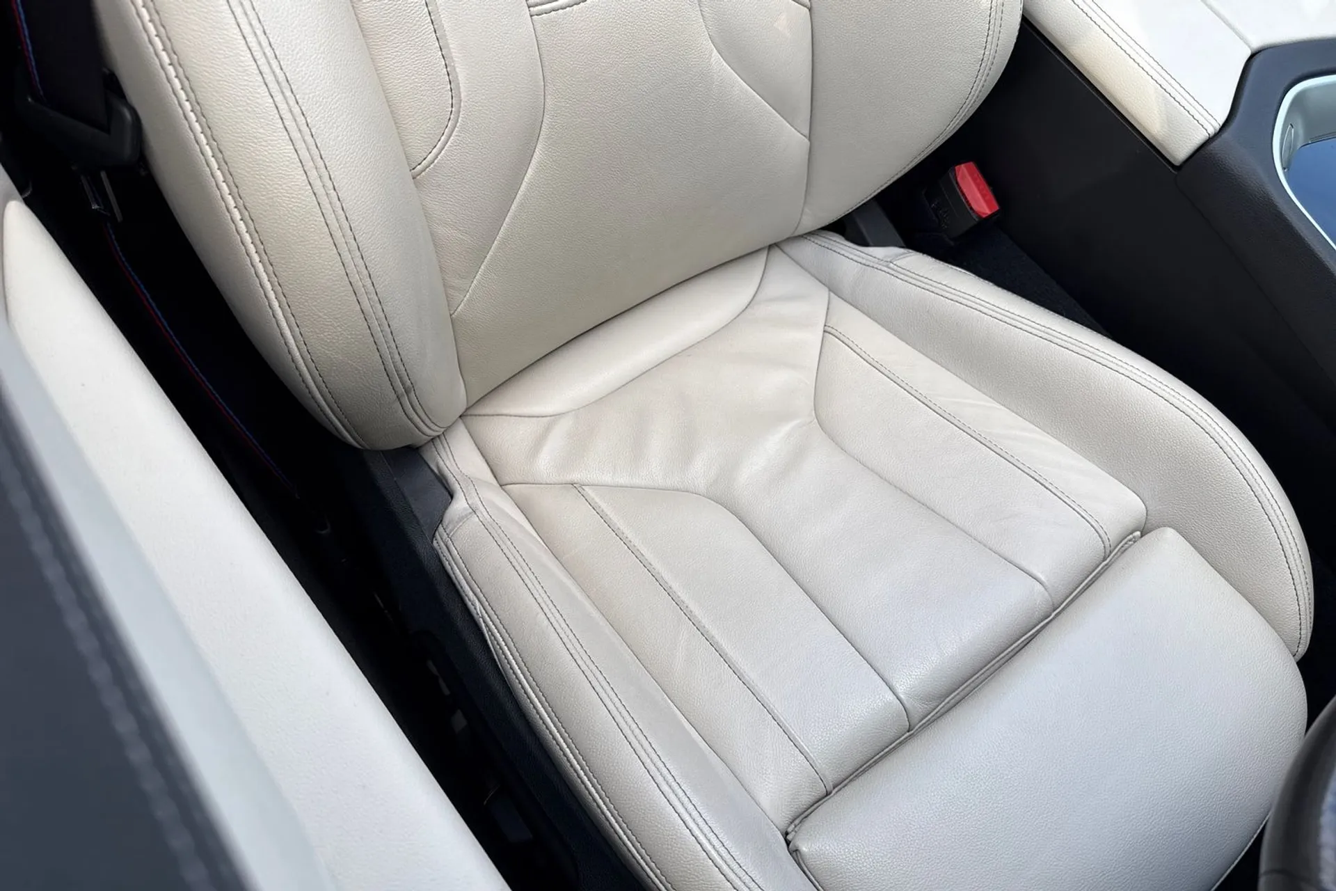 BMW Z4 thumbnail image number 32