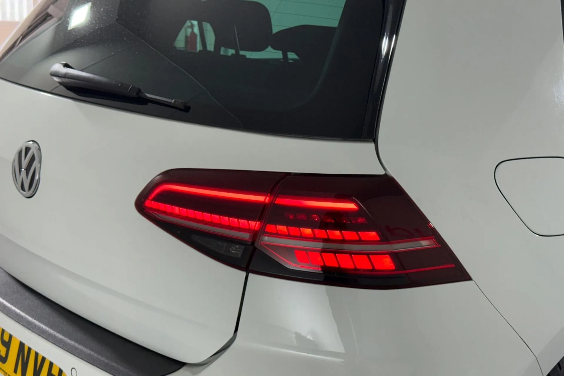 VOLKSWAGEN GOLF thumbnail image number 18
