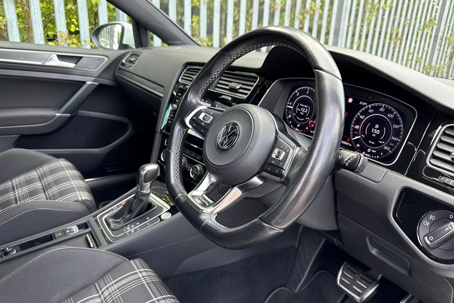 VOLKSWAGEN GOLF thumbnail image number 26
