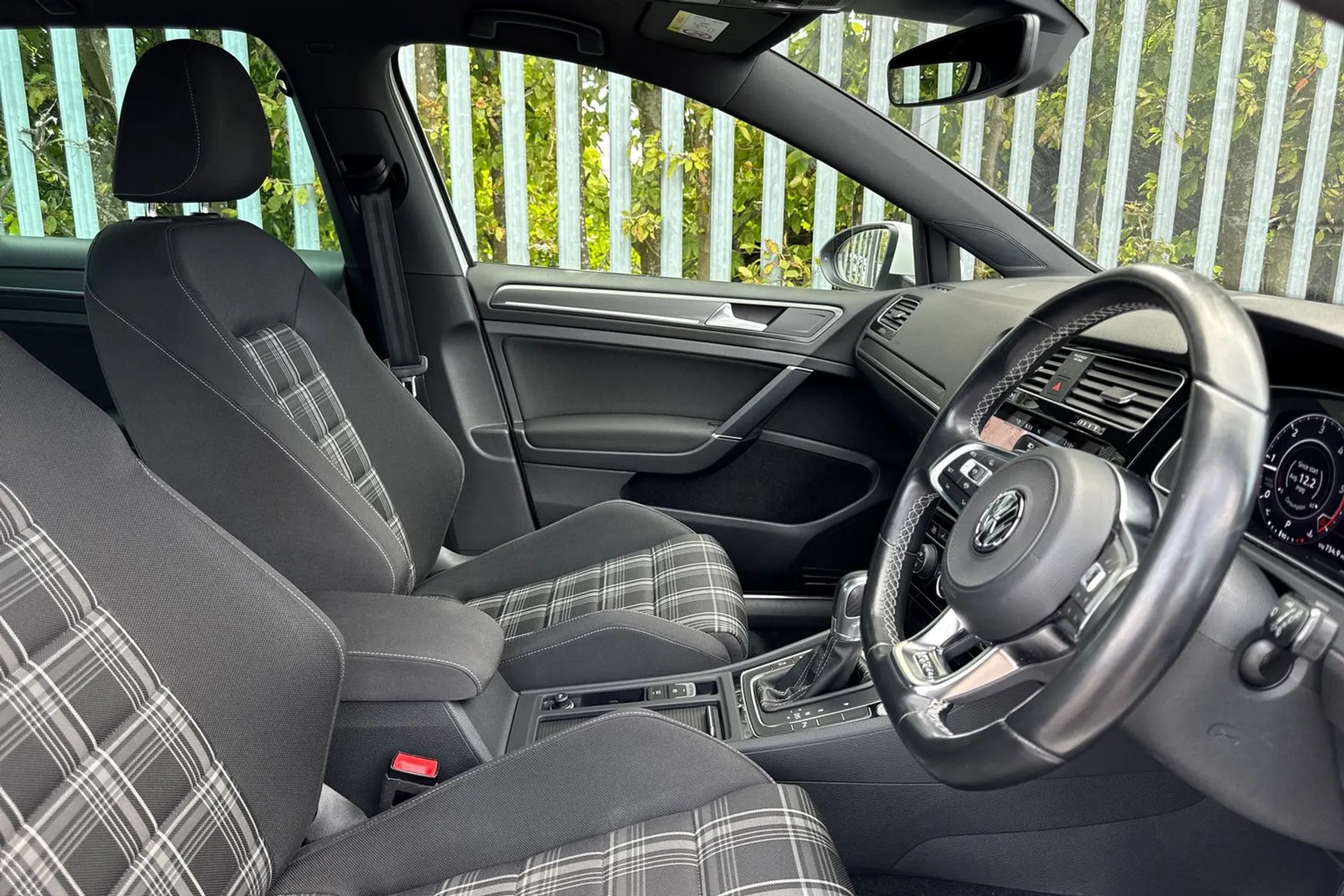 VOLKSWAGEN GOLF thumbnail image number 25