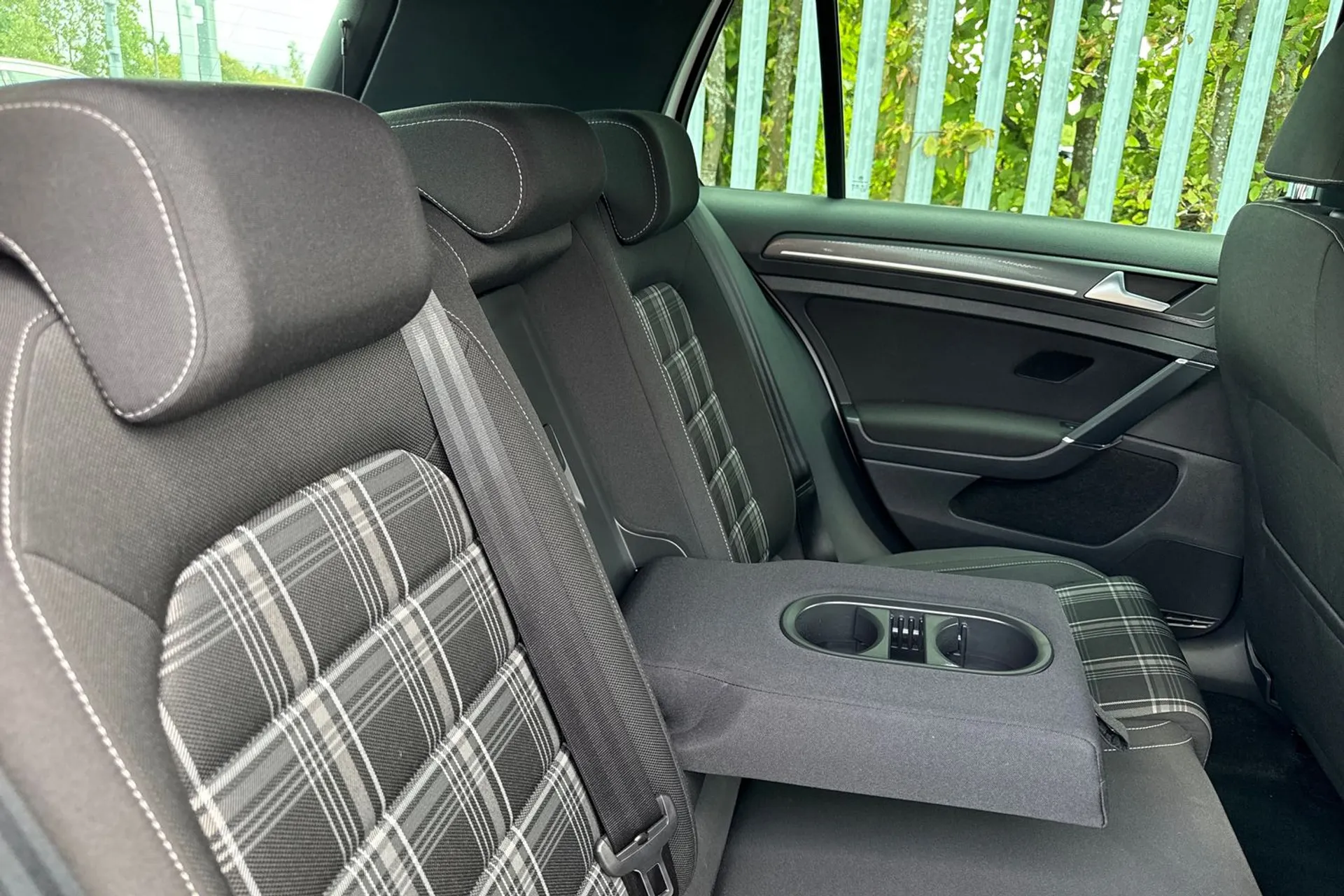 VOLKSWAGEN GOLF thumbnail image number 22