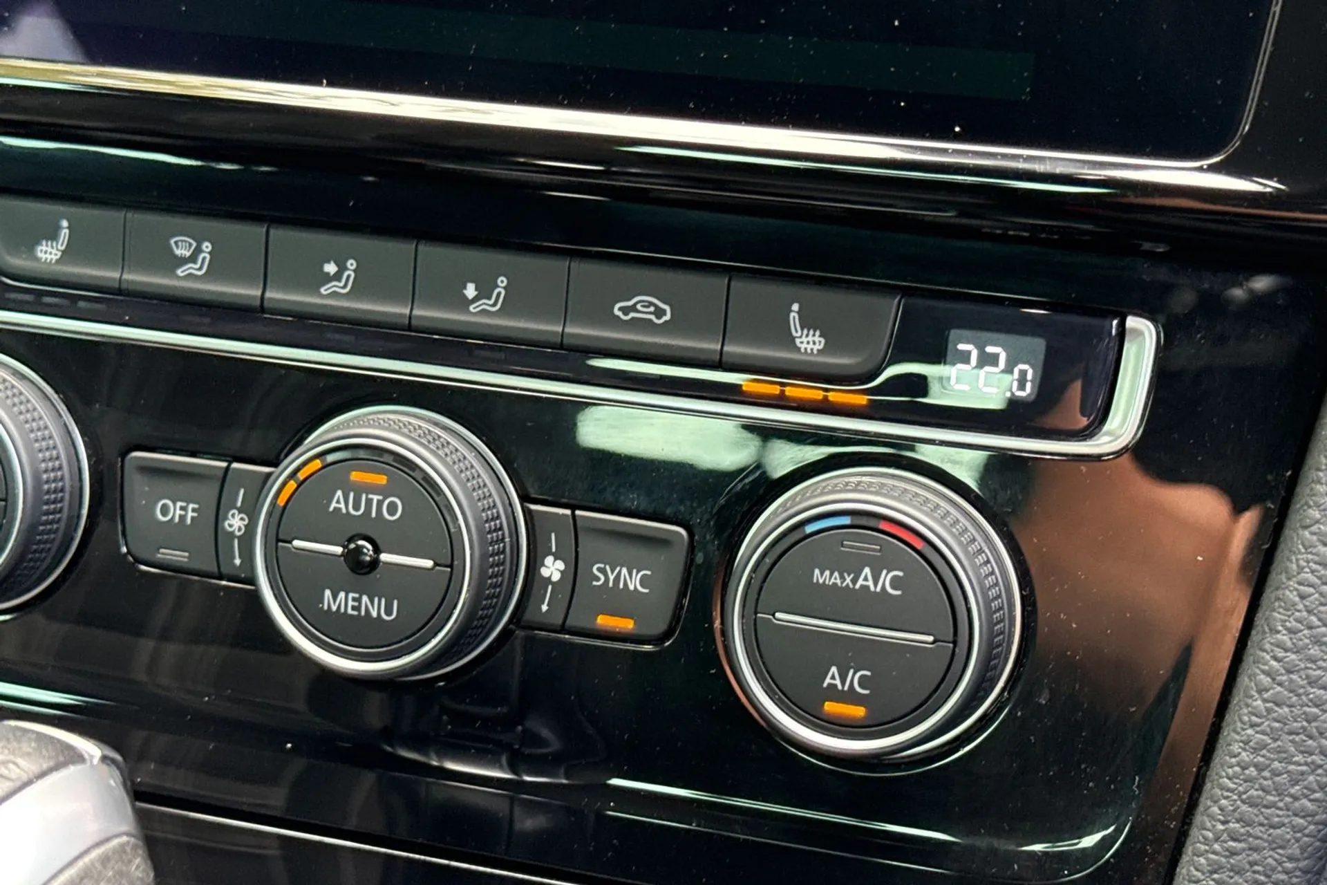 VOLKSWAGEN GOLF thumbnail image number 47