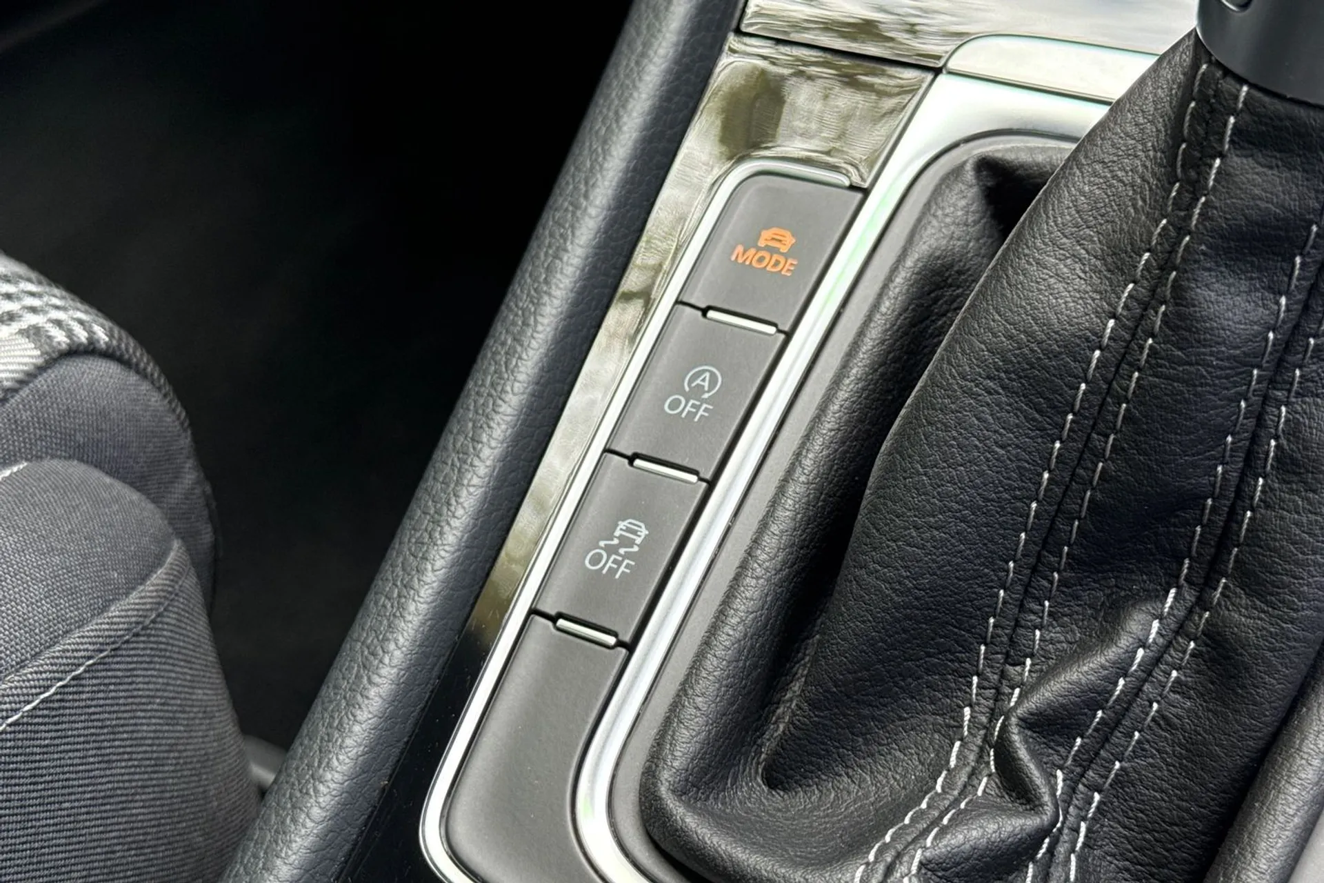 VOLKSWAGEN GOLF thumbnail image number 45