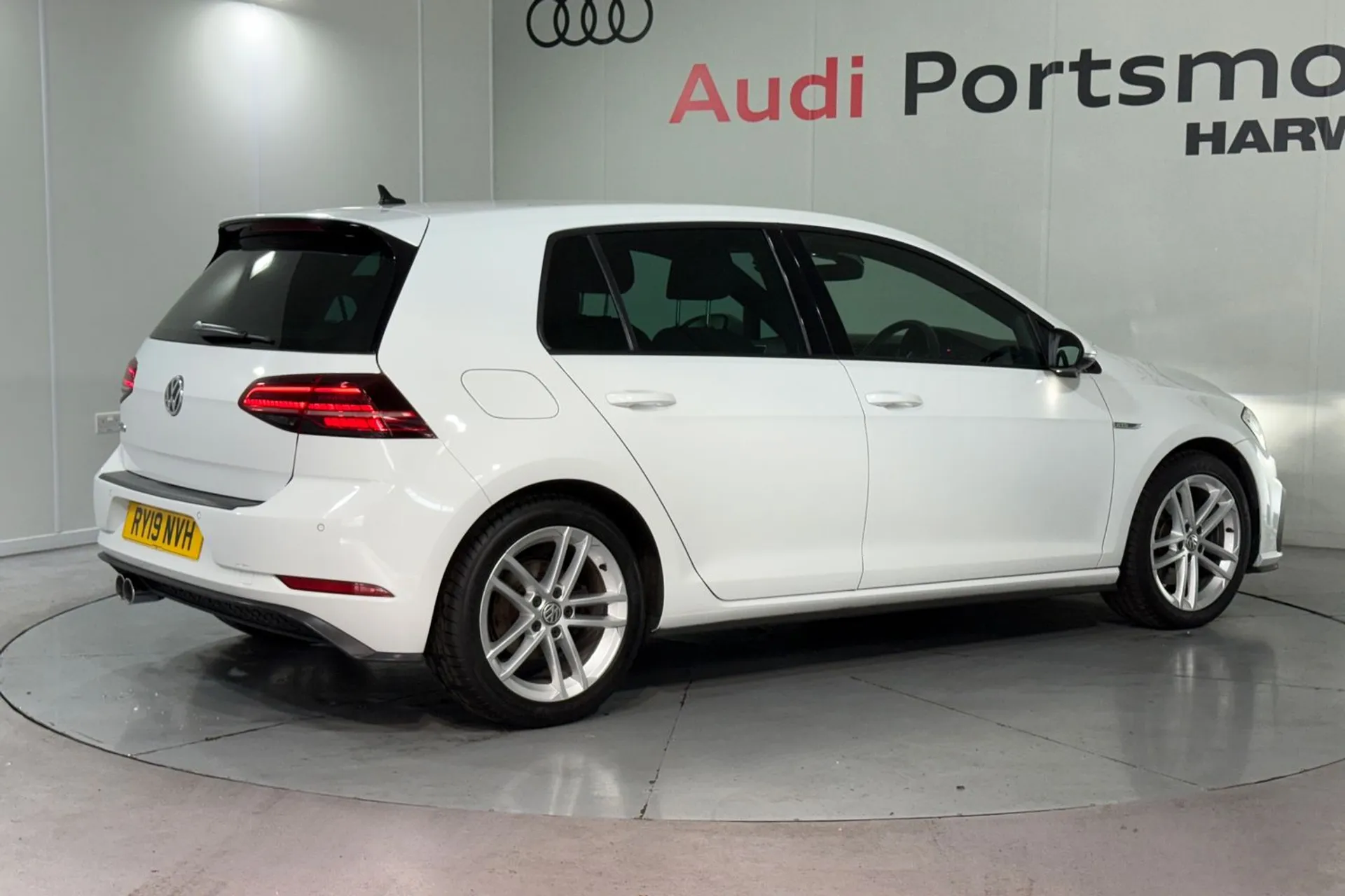 VOLKSWAGEN GOLF thumbnail image number 7