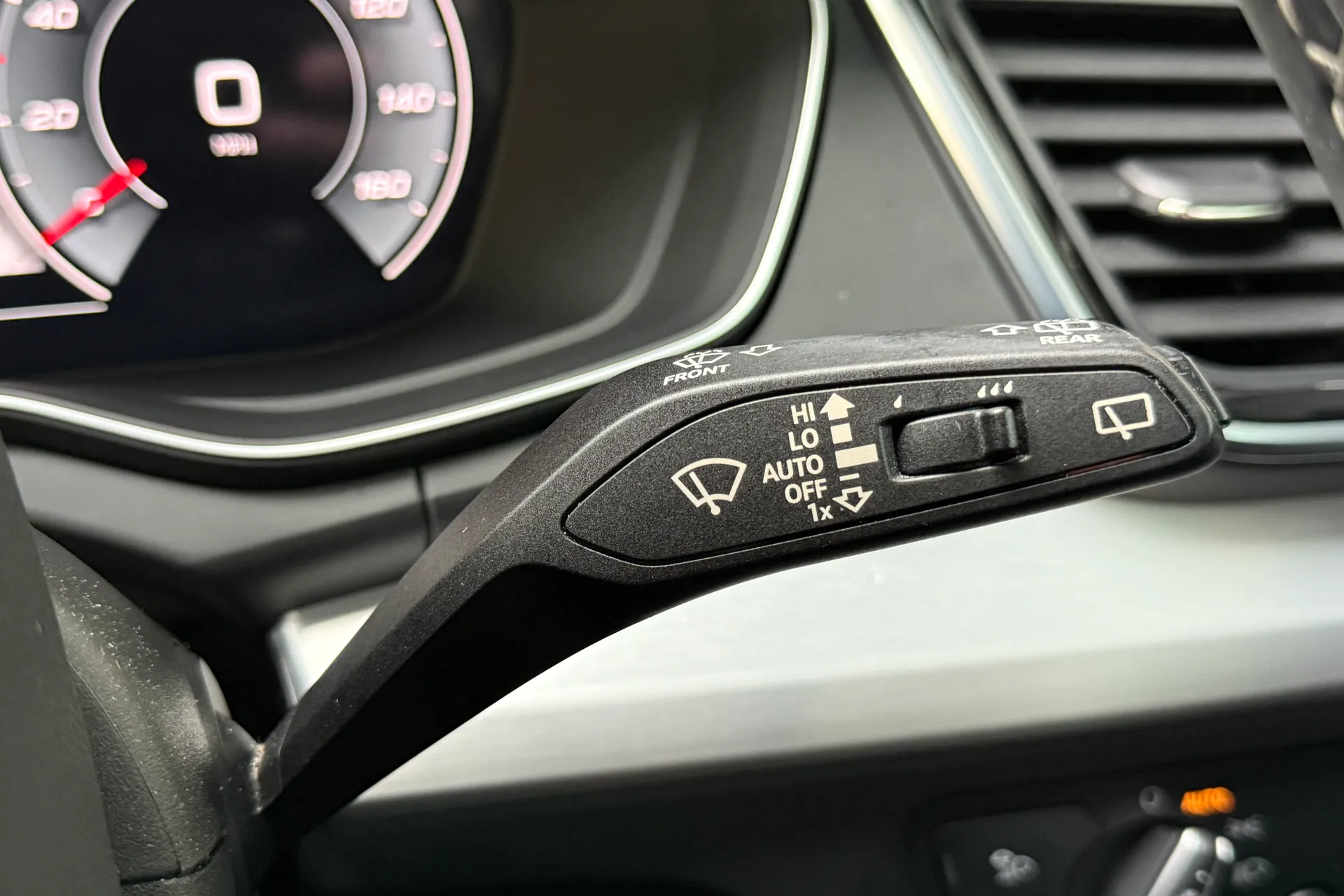 Audi Q5 thumbnail image number 17