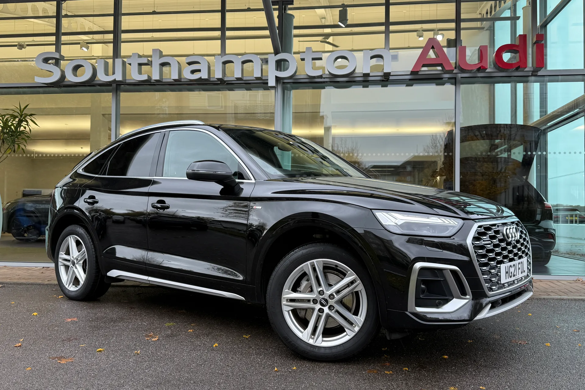 Audi Q5 focused image
