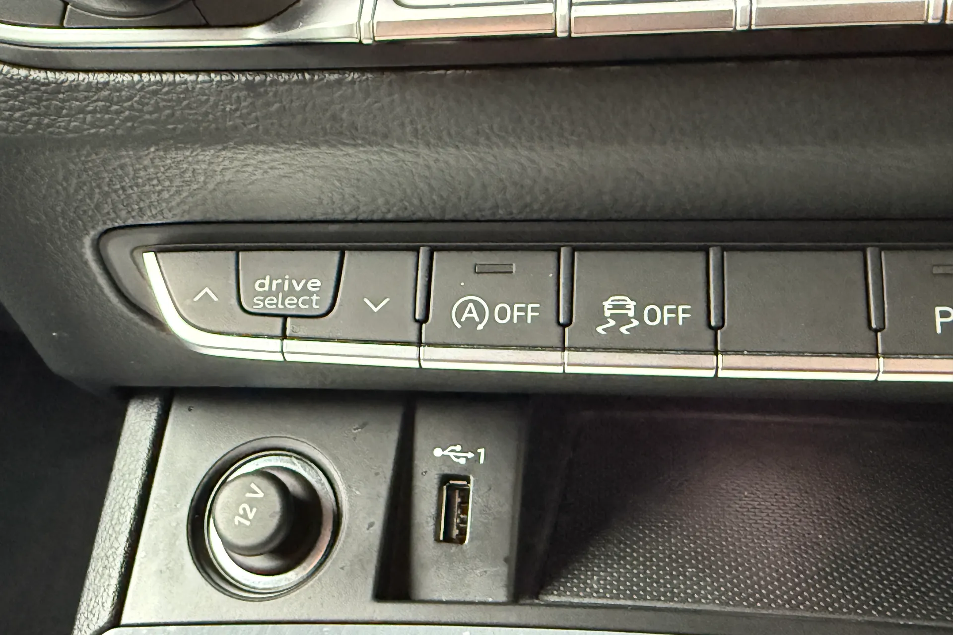 Audi Q5 thumbnail image number 25