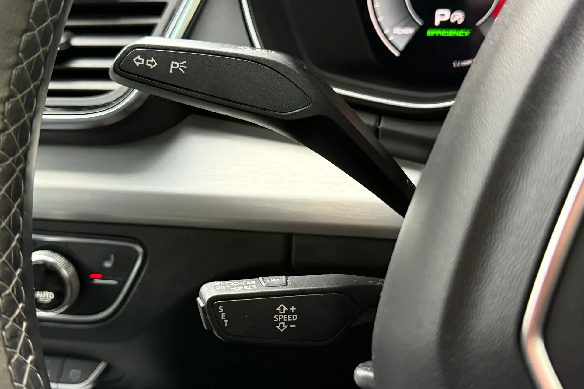 Audi Q5 thumbnail image number 16