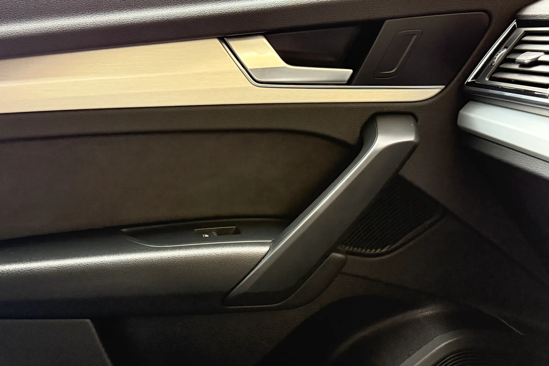 Audi Q5 thumbnail image number 35