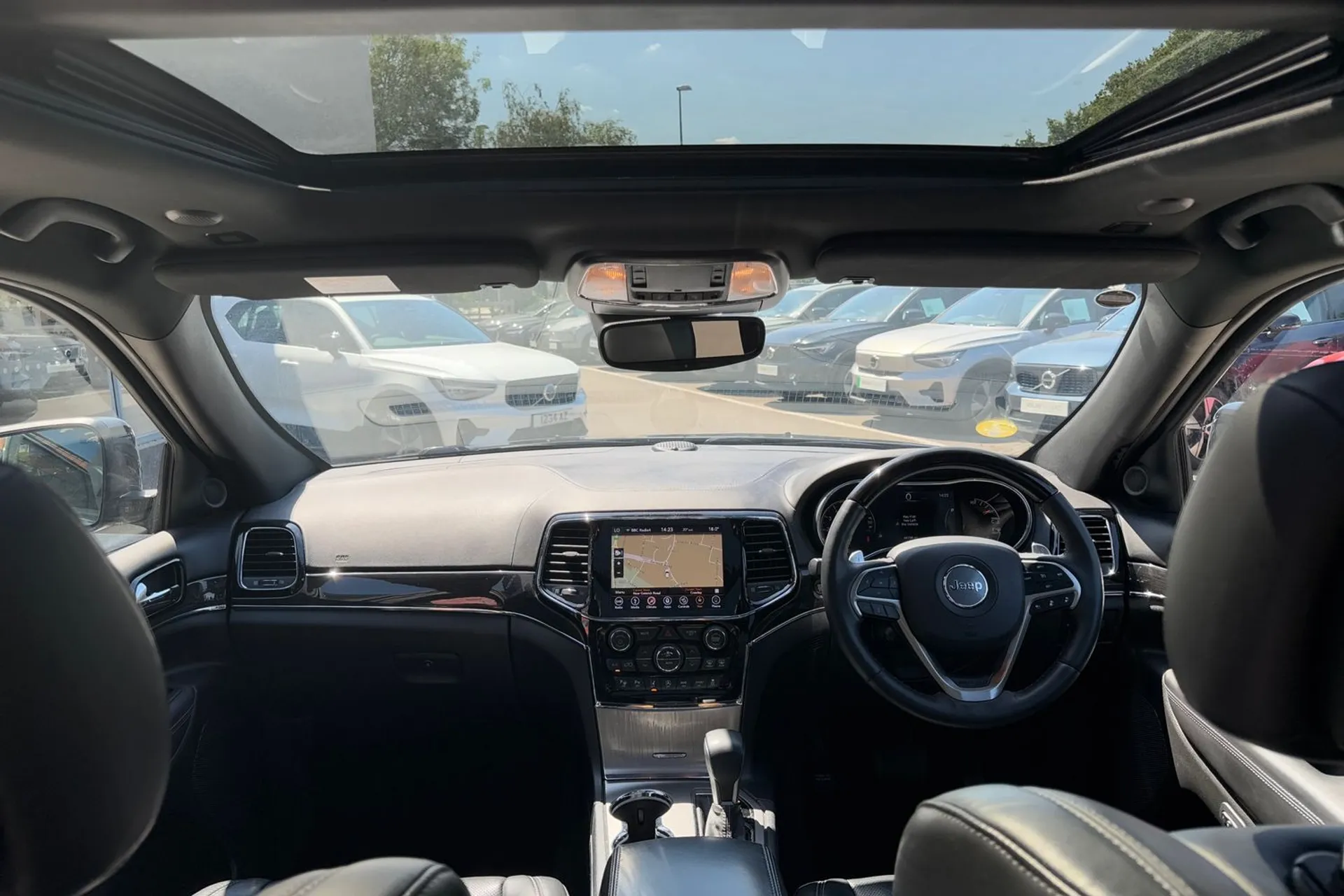 JEEP GRAND CHEROKEE thumbnail image number 3