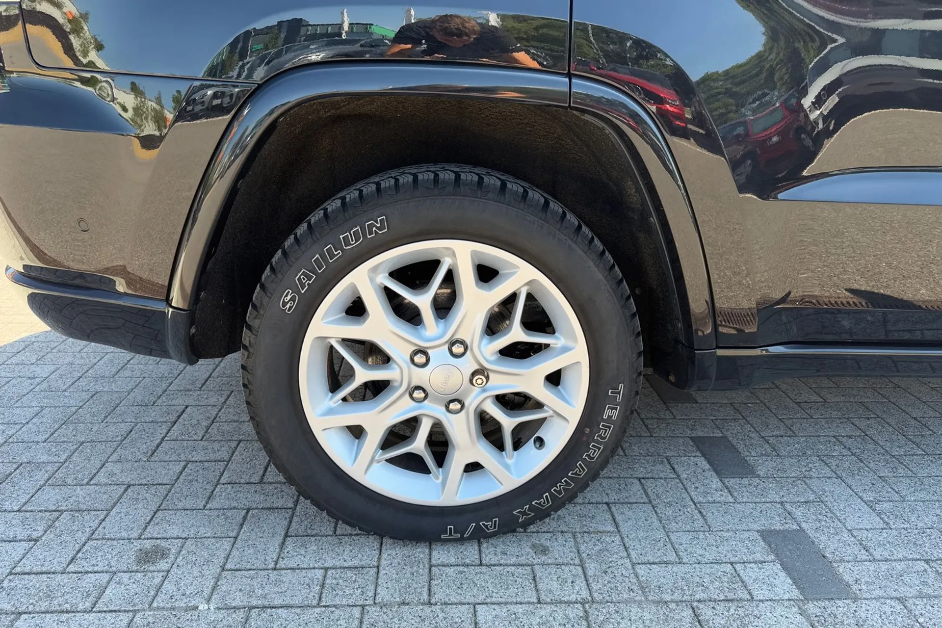 JEEP GRAND CHEROKEE thumbnail image number 13