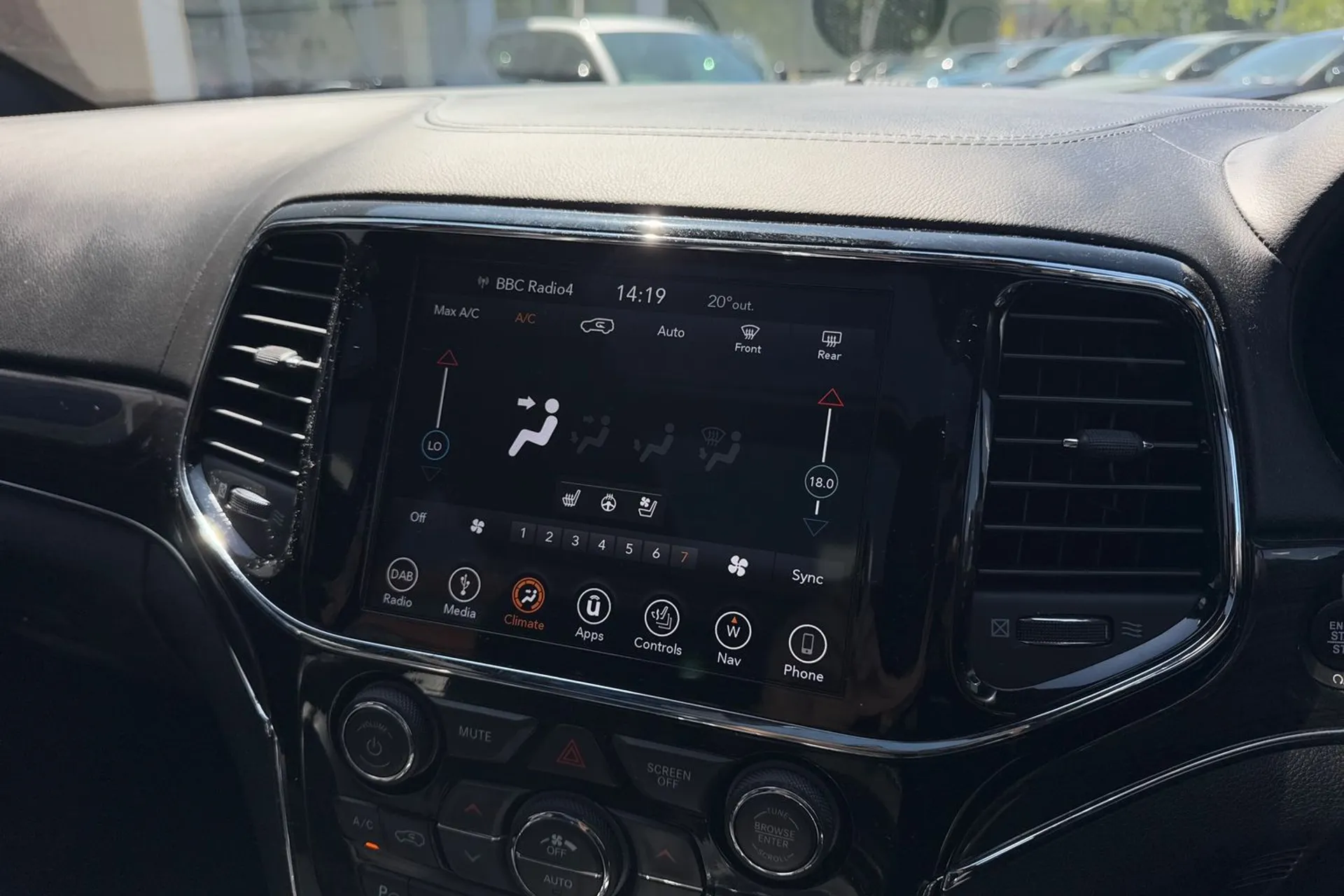 JEEP GRAND CHEROKEE thumbnail image number 38