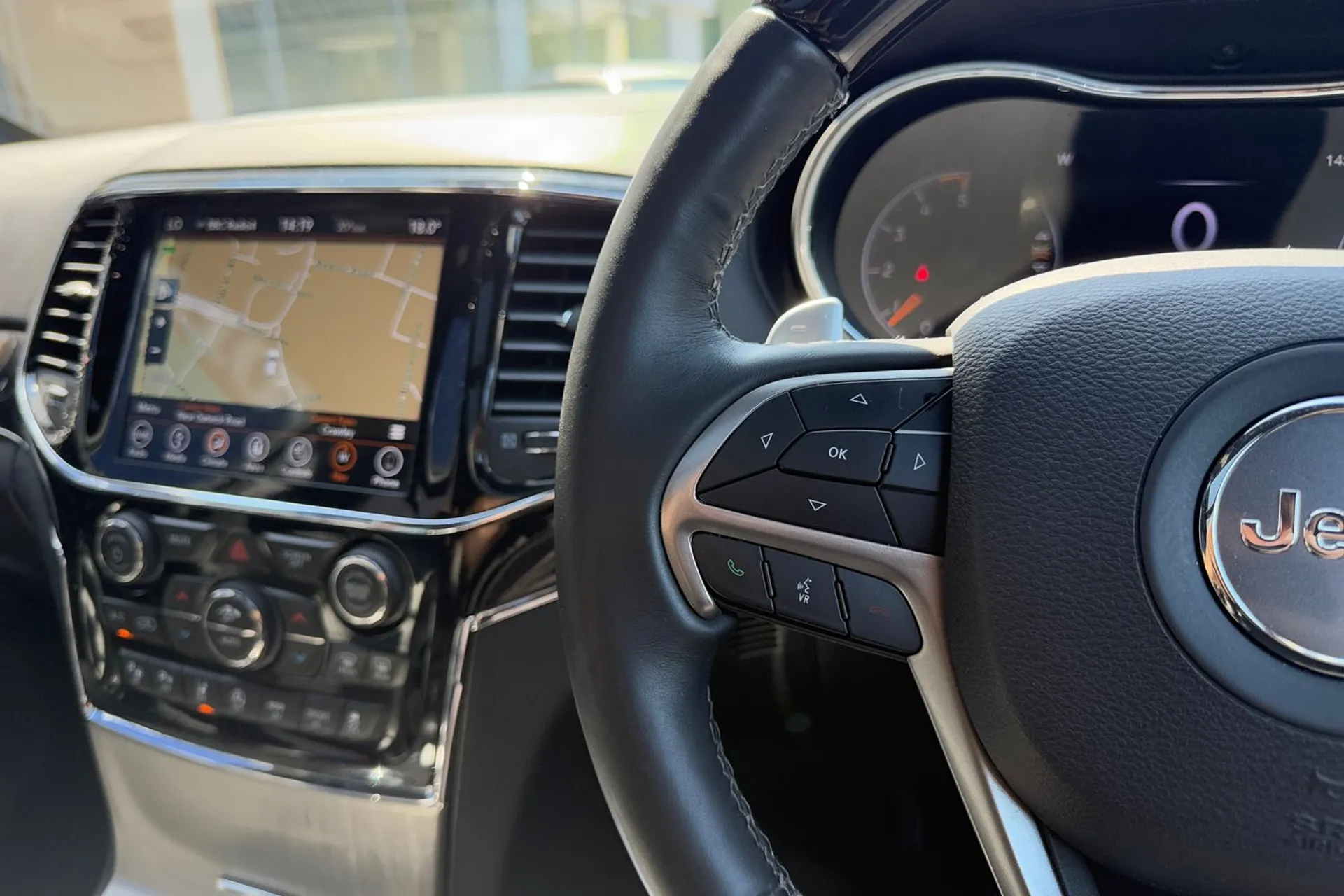 JEEP GRAND CHEROKEE thumbnail image number 35