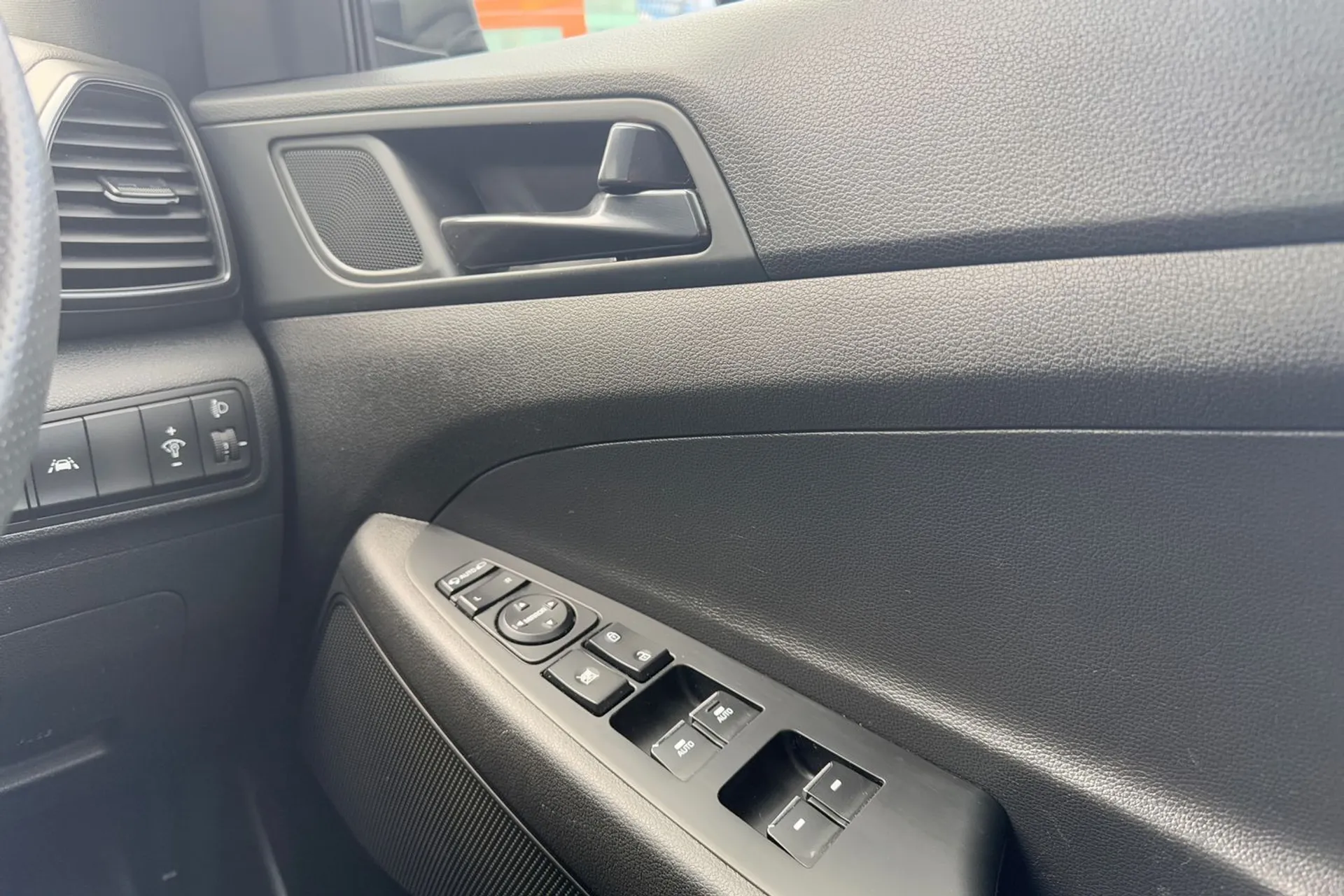 HYUNDAI TUCSON thumbnail image number 40