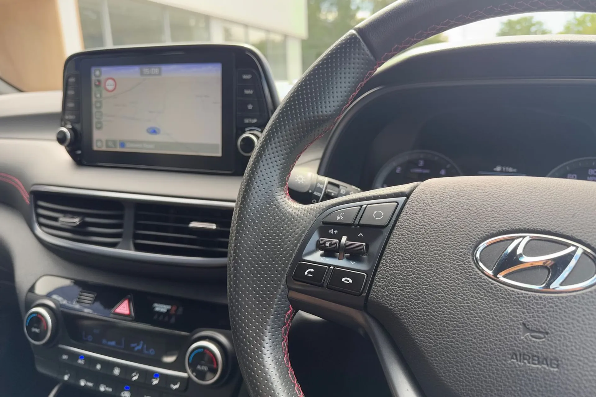 HYUNDAI TUCSON thumbnail image number 35