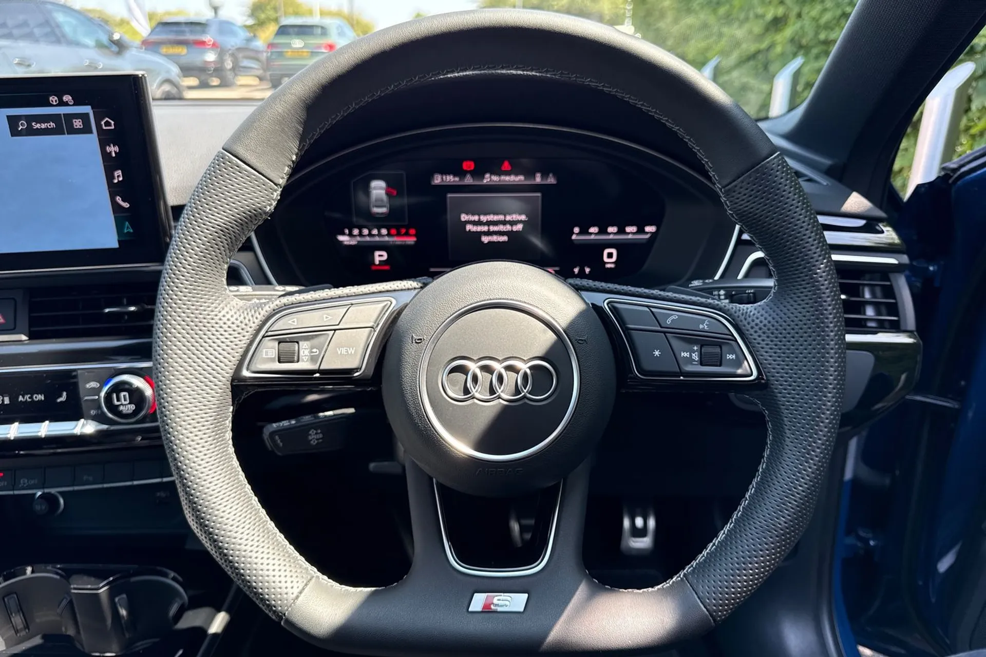 Audi A4 thumbnail image number 38