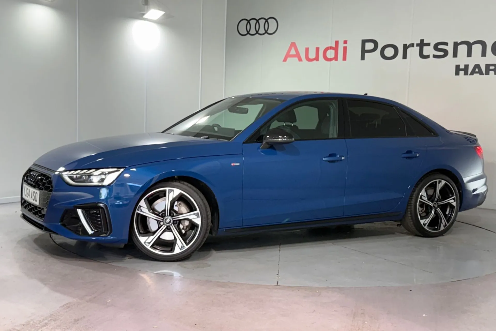 Audi A4 thumbnail image number 5