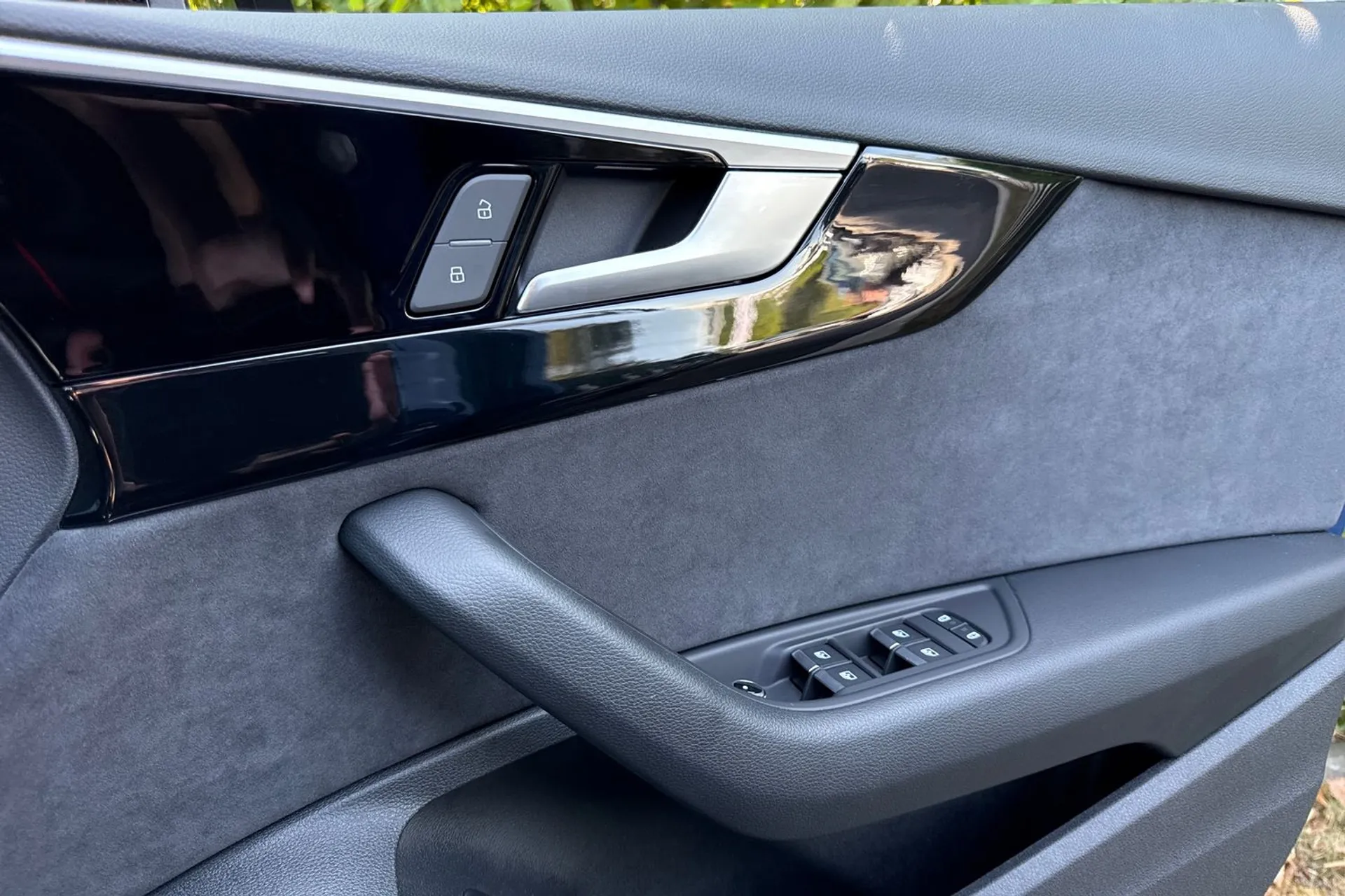 Audi A4 thumbnail image number 43