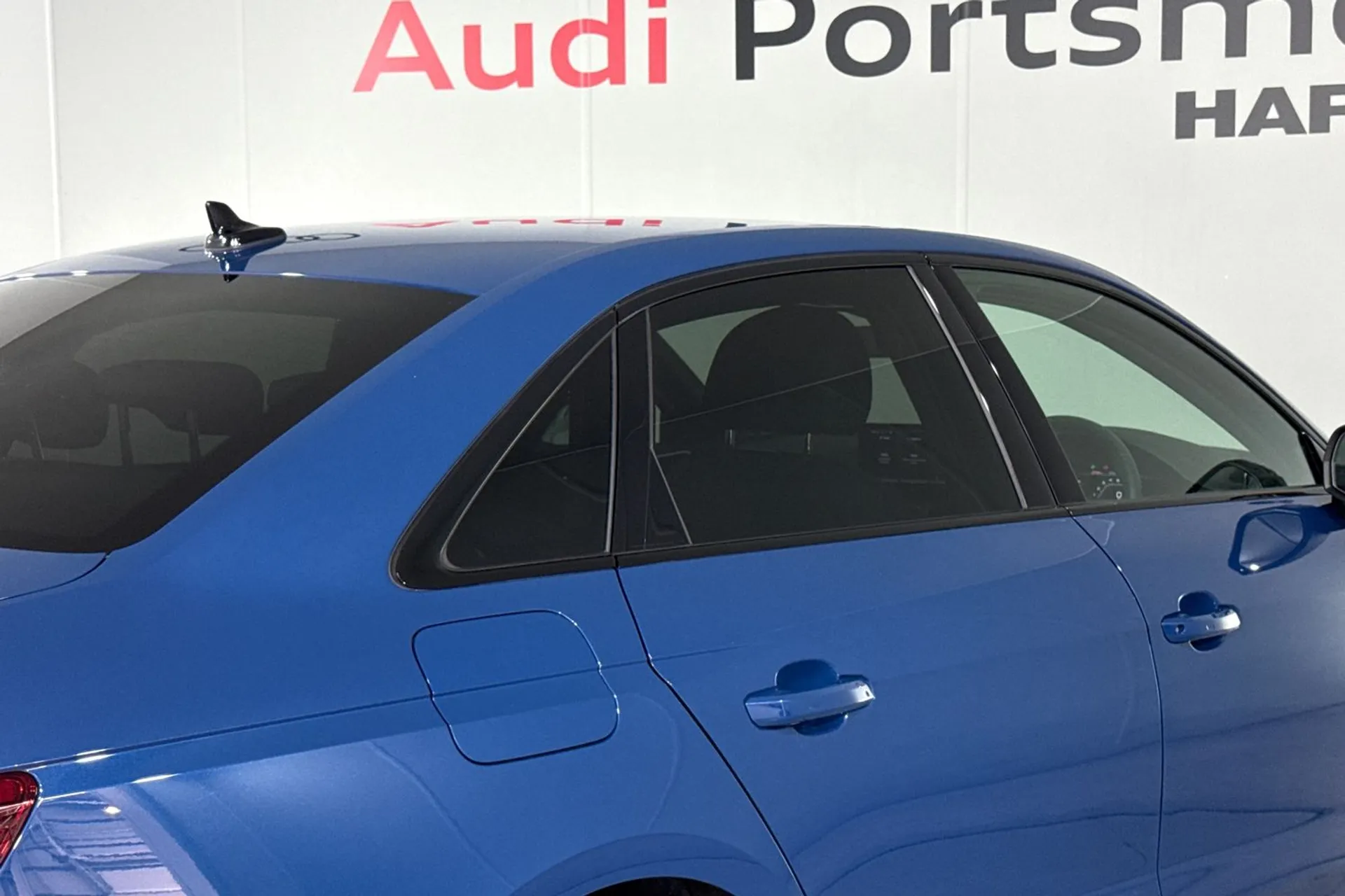 Audi A4 thumbnail image number 13