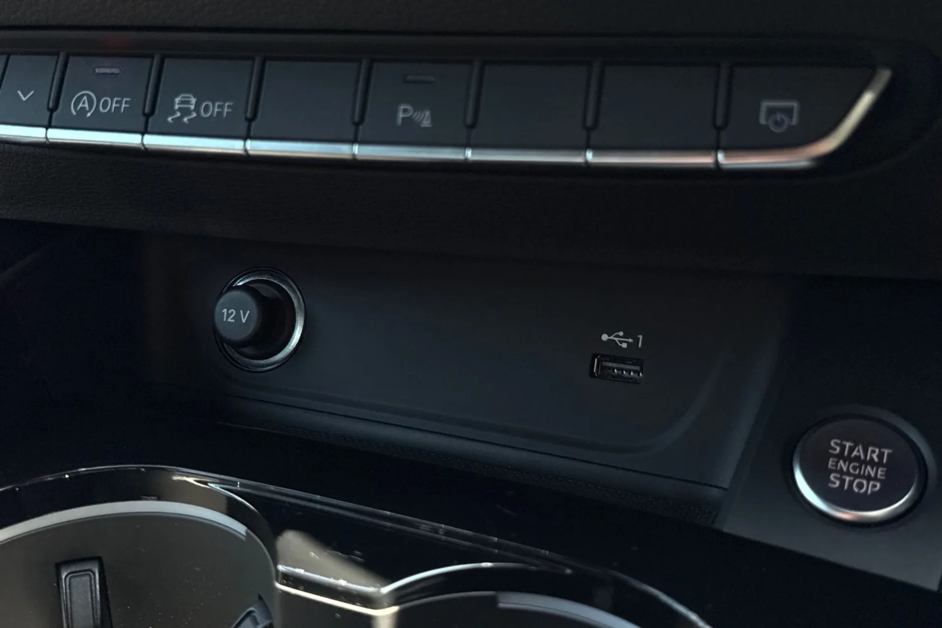 Audi A4 thumbnail image number 46