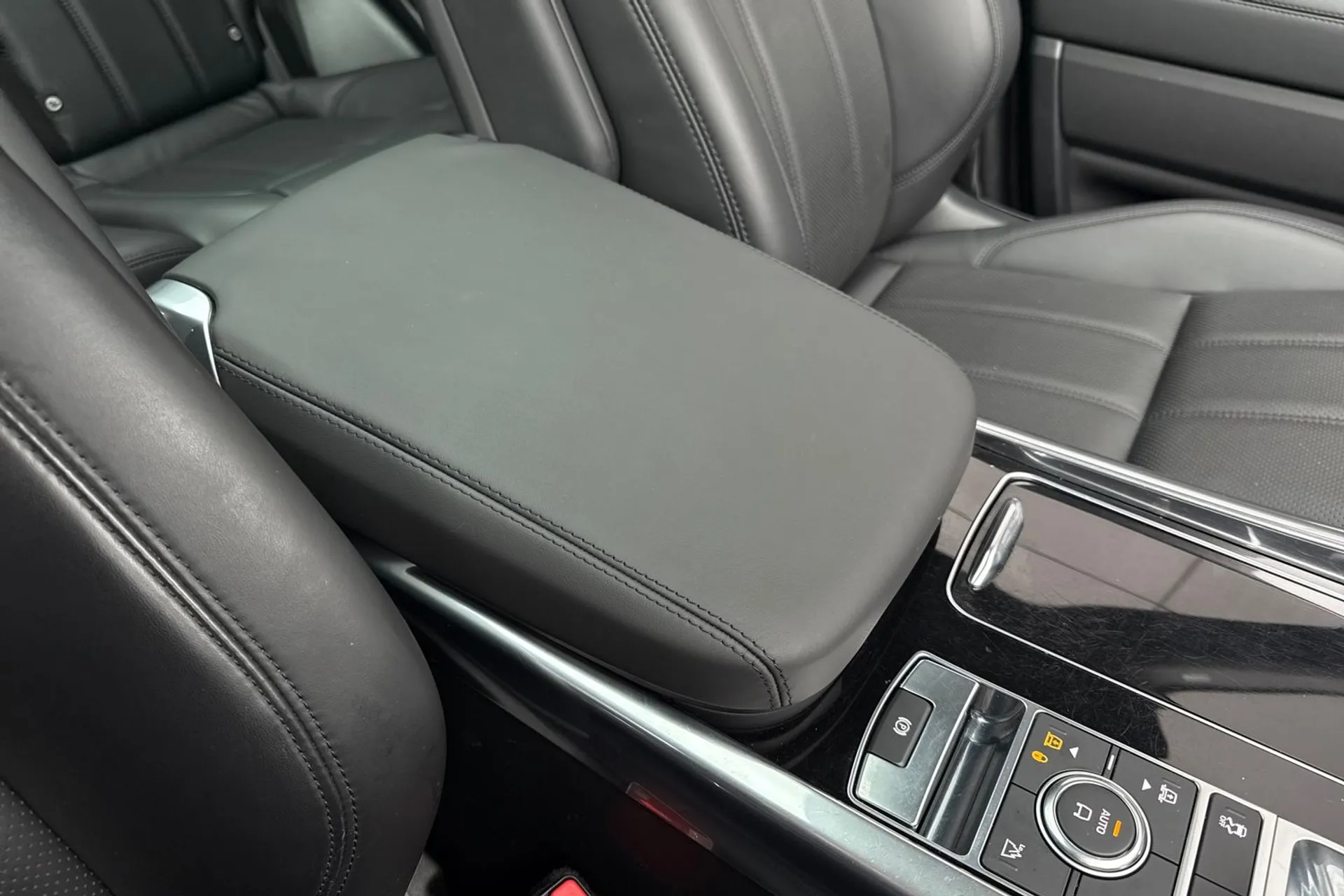 LAND ROVER RANGE ROVER SPORT thumbnail image number 38