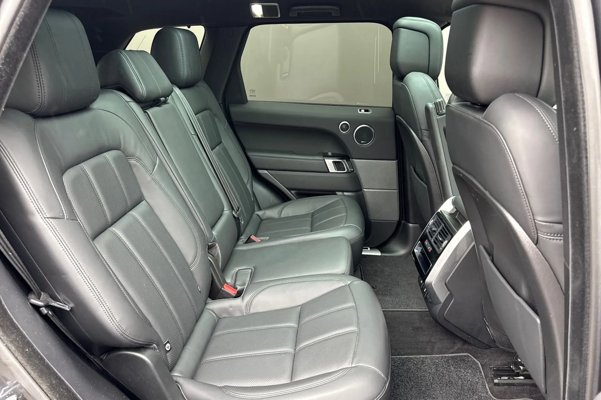 LAND ROVER RANGE ROVER SPORT thumbnail image number 32