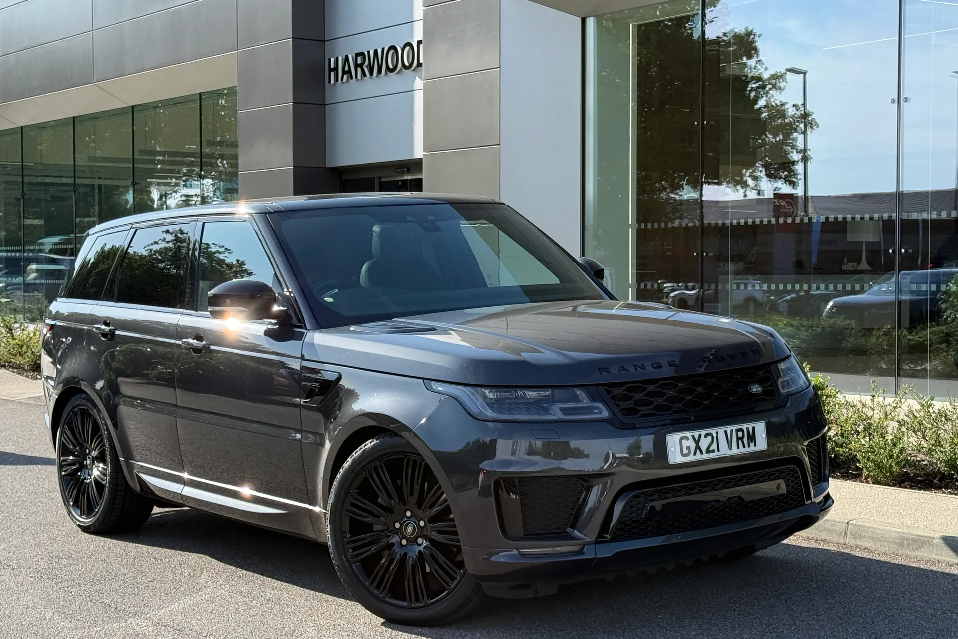 LAND ROVER RANGE ROVER SPORT focused image