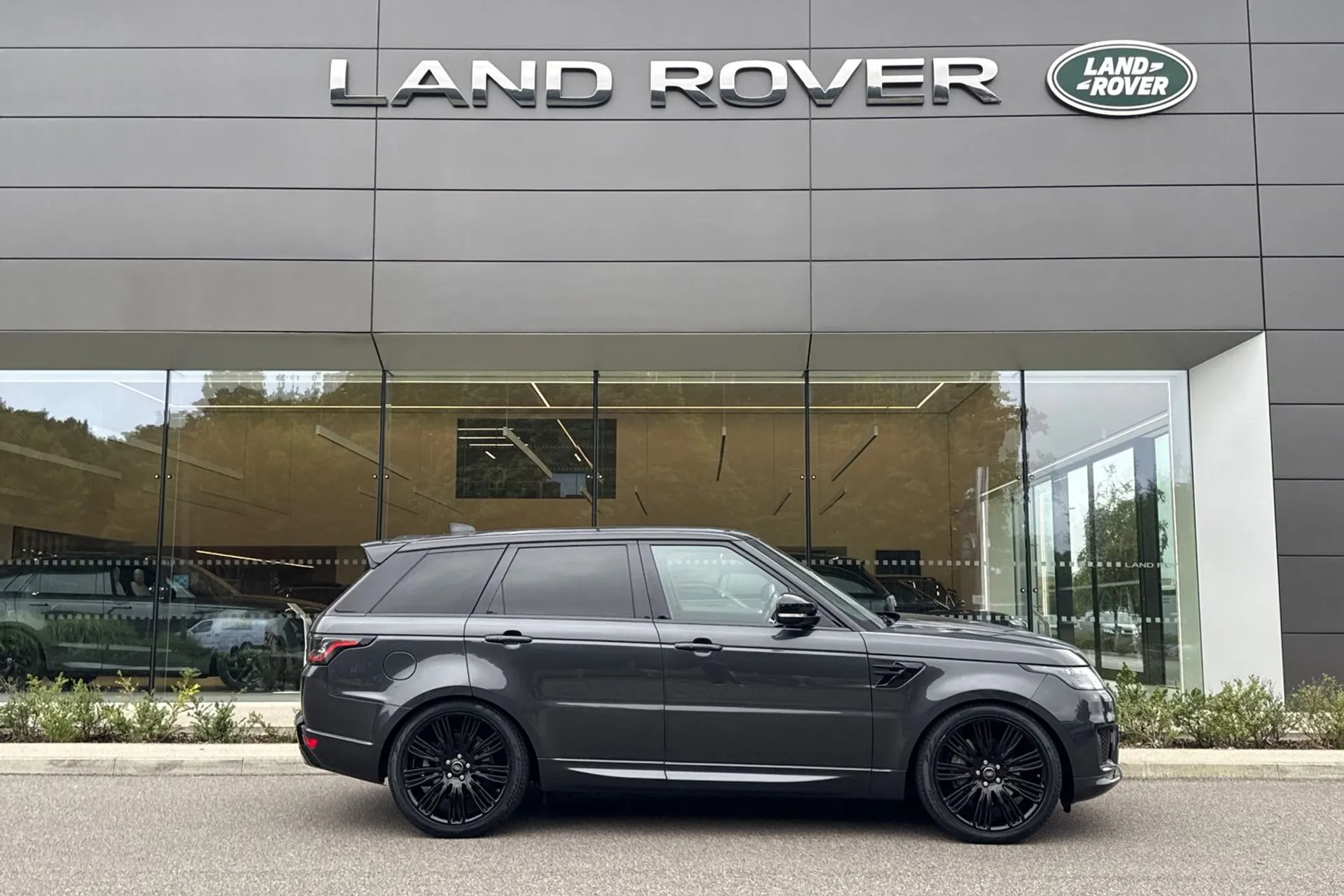 LAND ROVER RANGE ROVER SPORT thumbnail image number 2